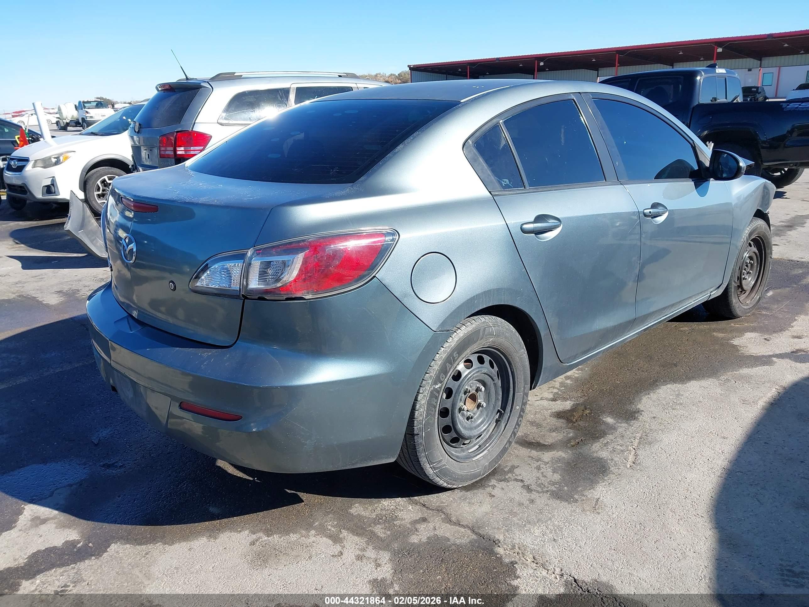 MAZDA MAZDA3 image 4