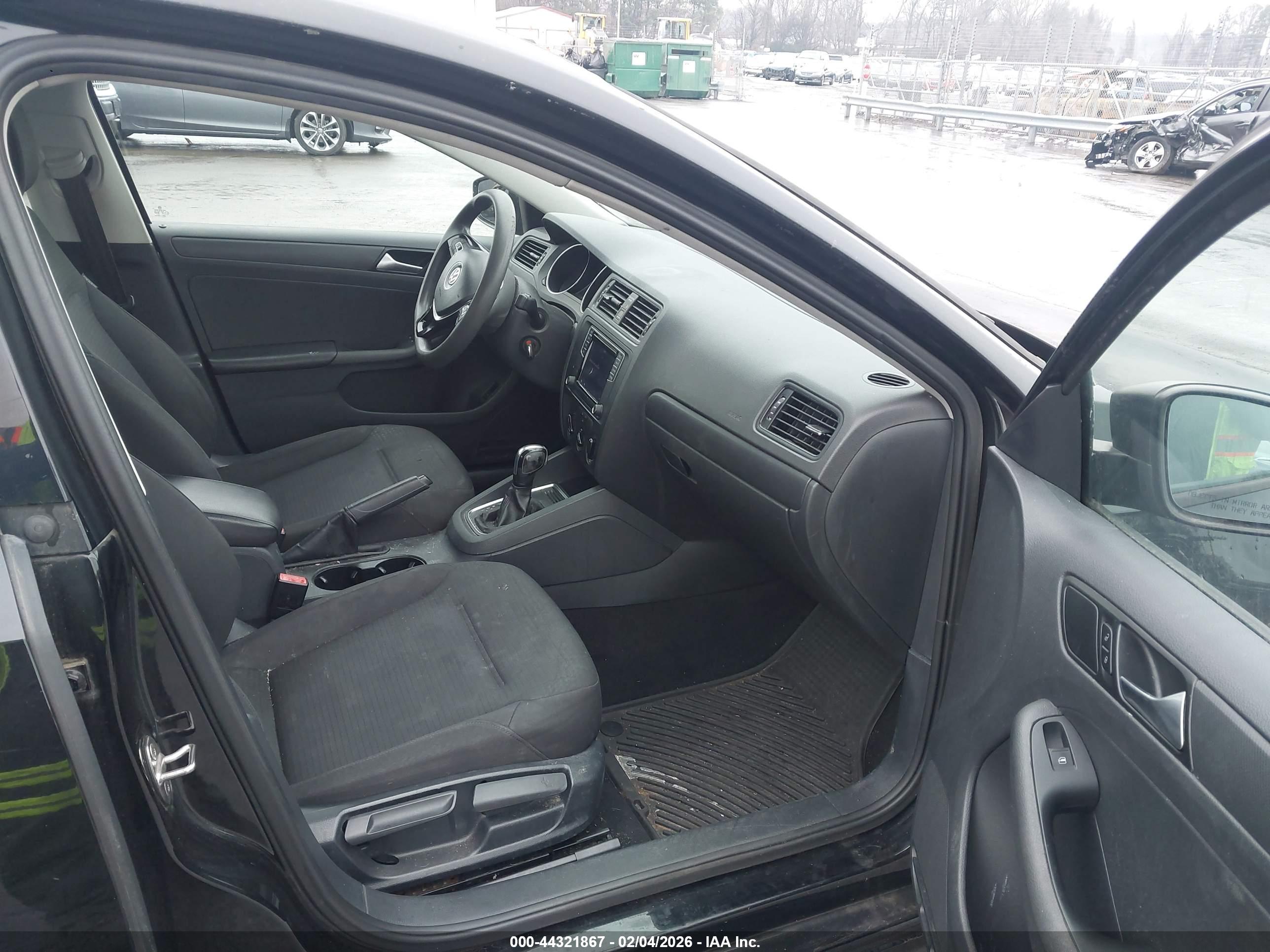 VOLKSWAGEN JETTA image 5