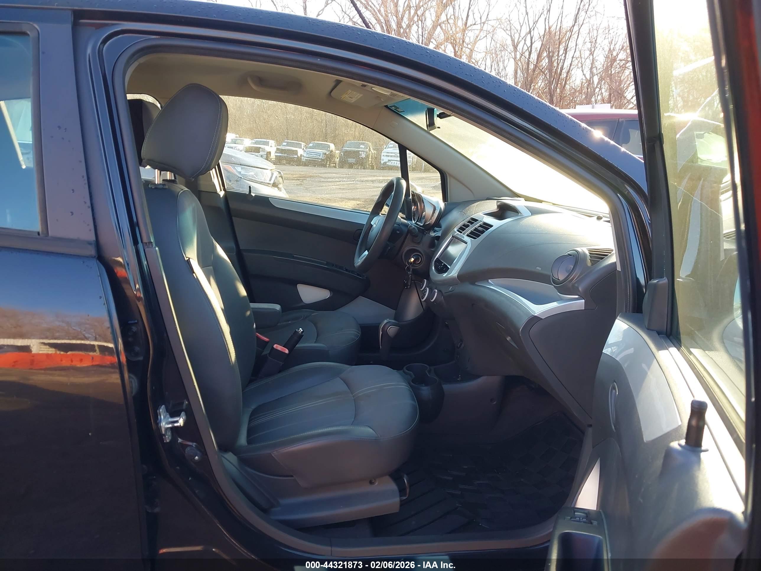 CHEVROLET SPARK image 5