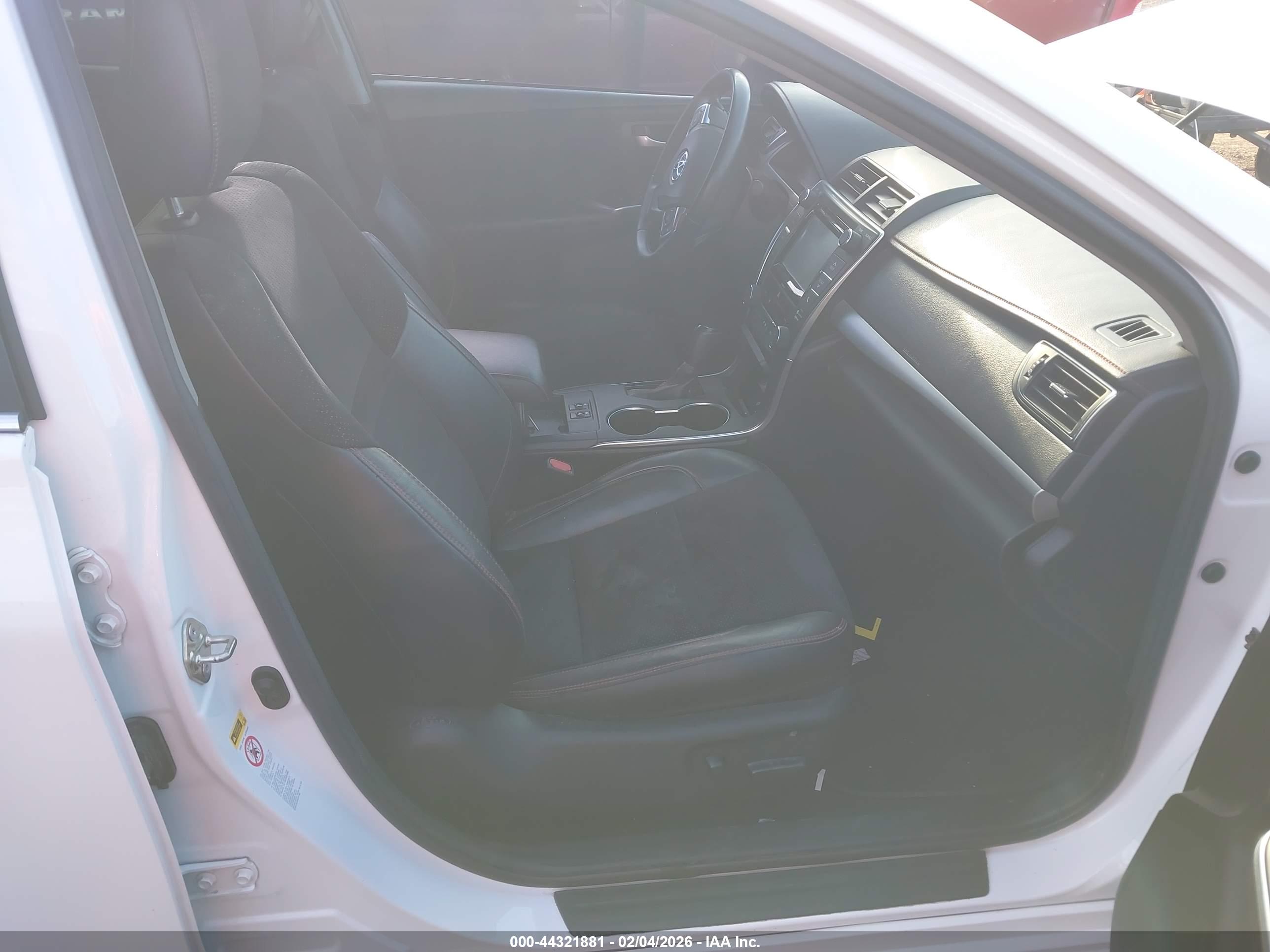TOYOTA CAMRY image 5