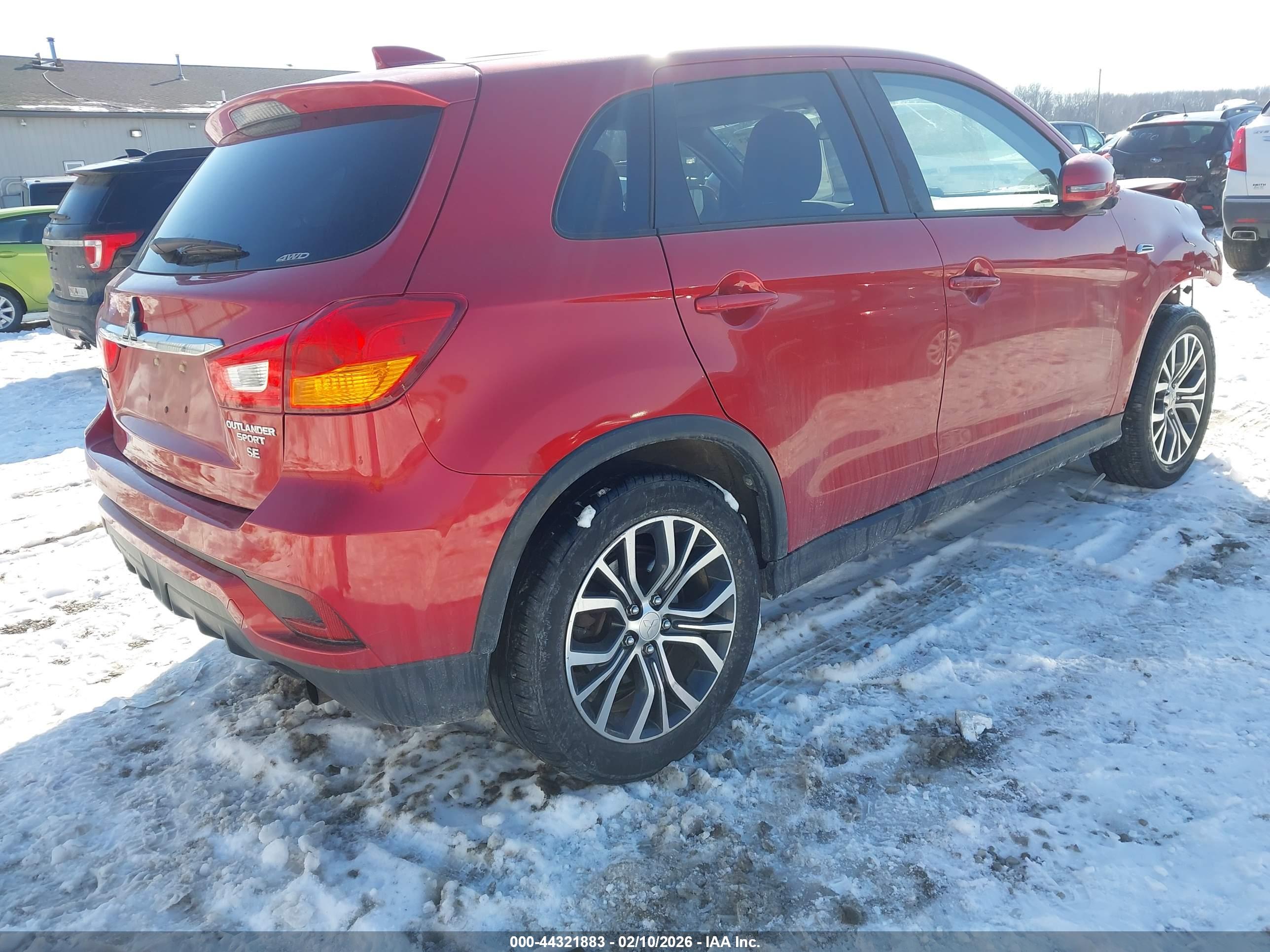 MITSUBISHI OUTLANDER image 4