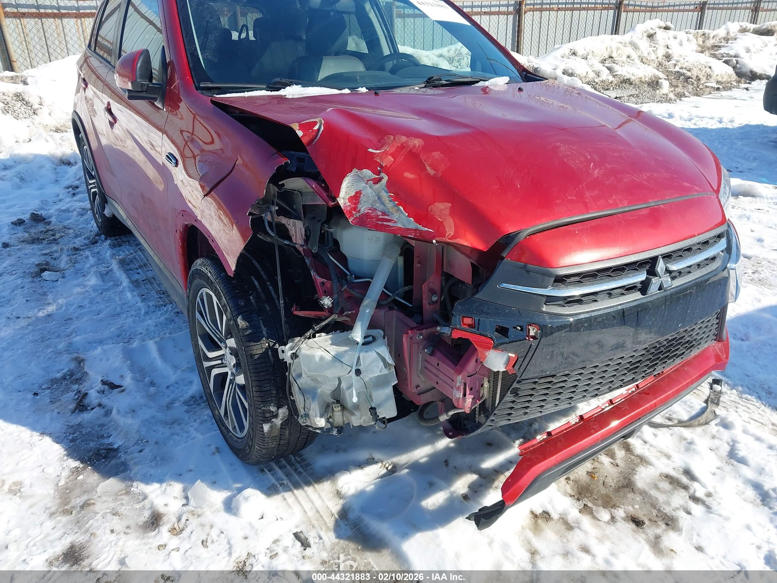 MITSUBISHI OUTLANDER image 6