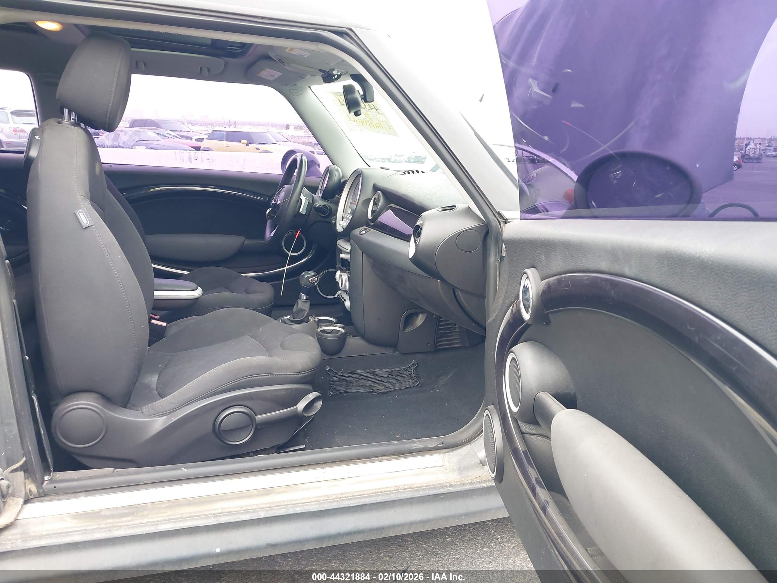 MINI COOPER image 5
