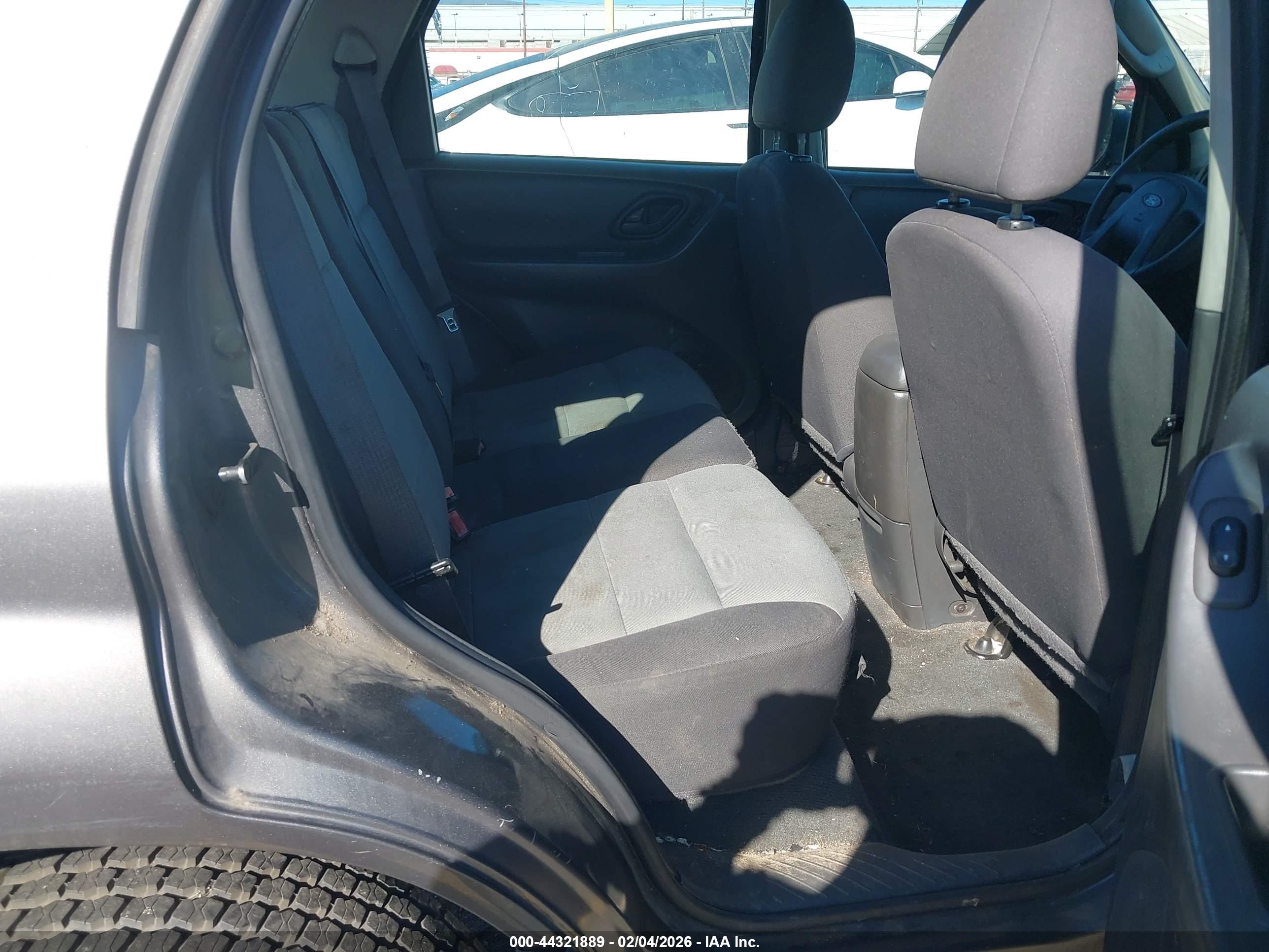 FORD ESCAPE image 8