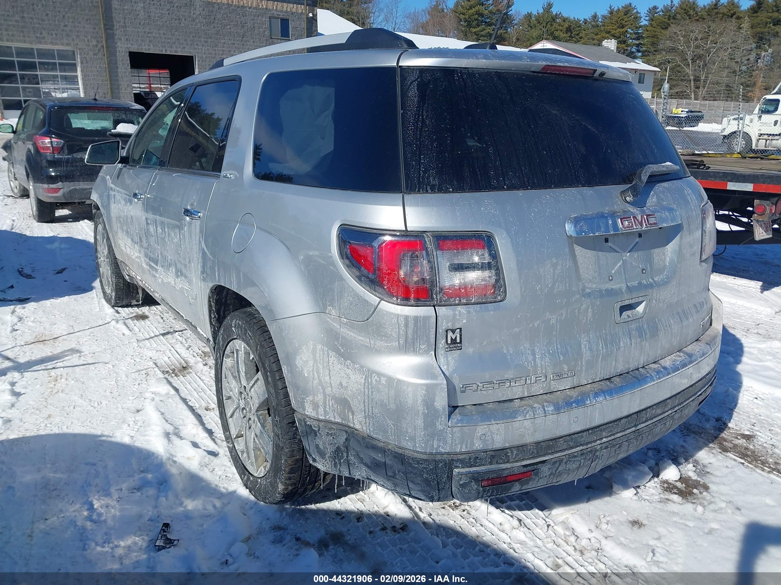 GMC ACADIA image 3