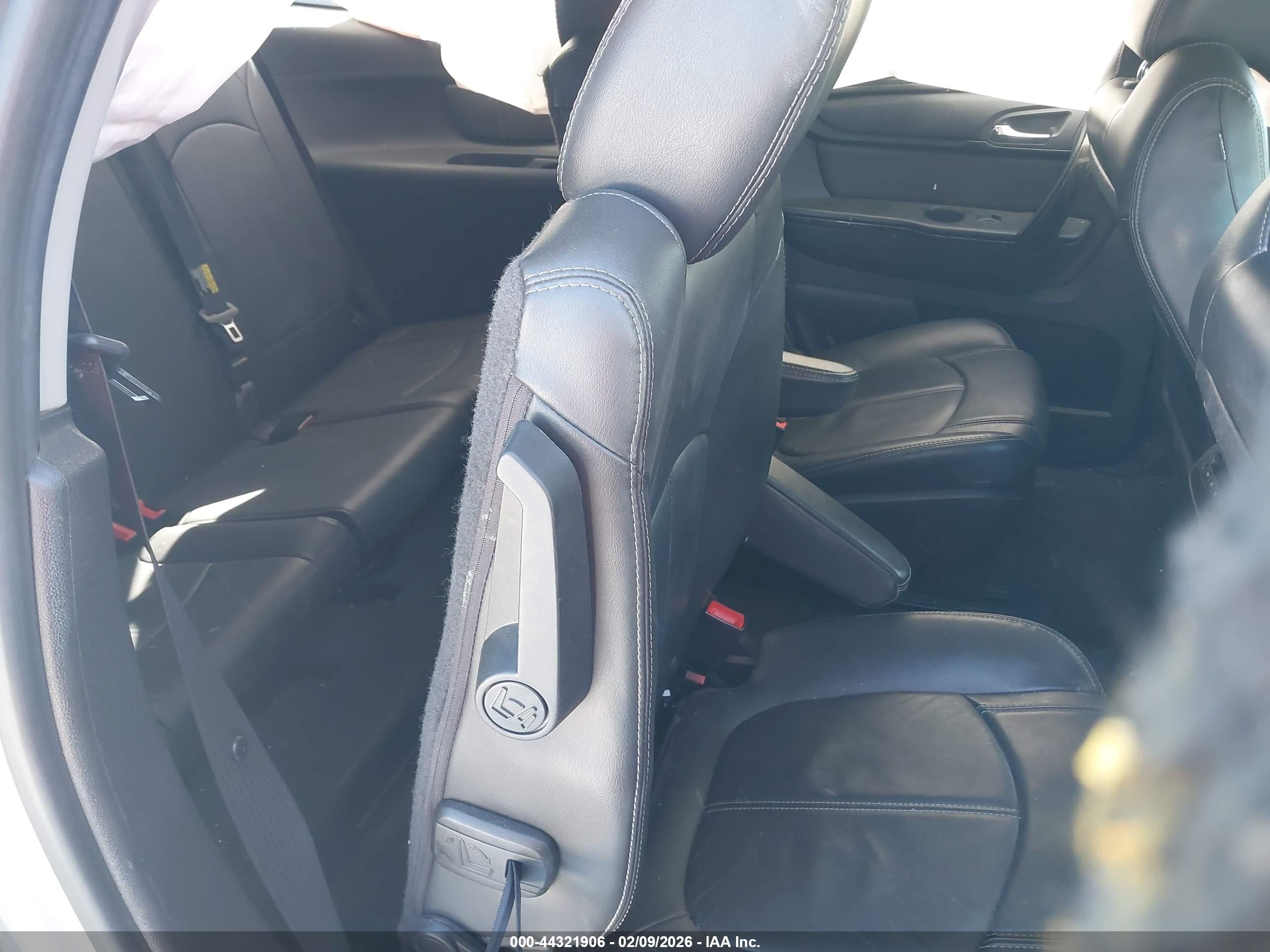 GMC ACADIA image 8