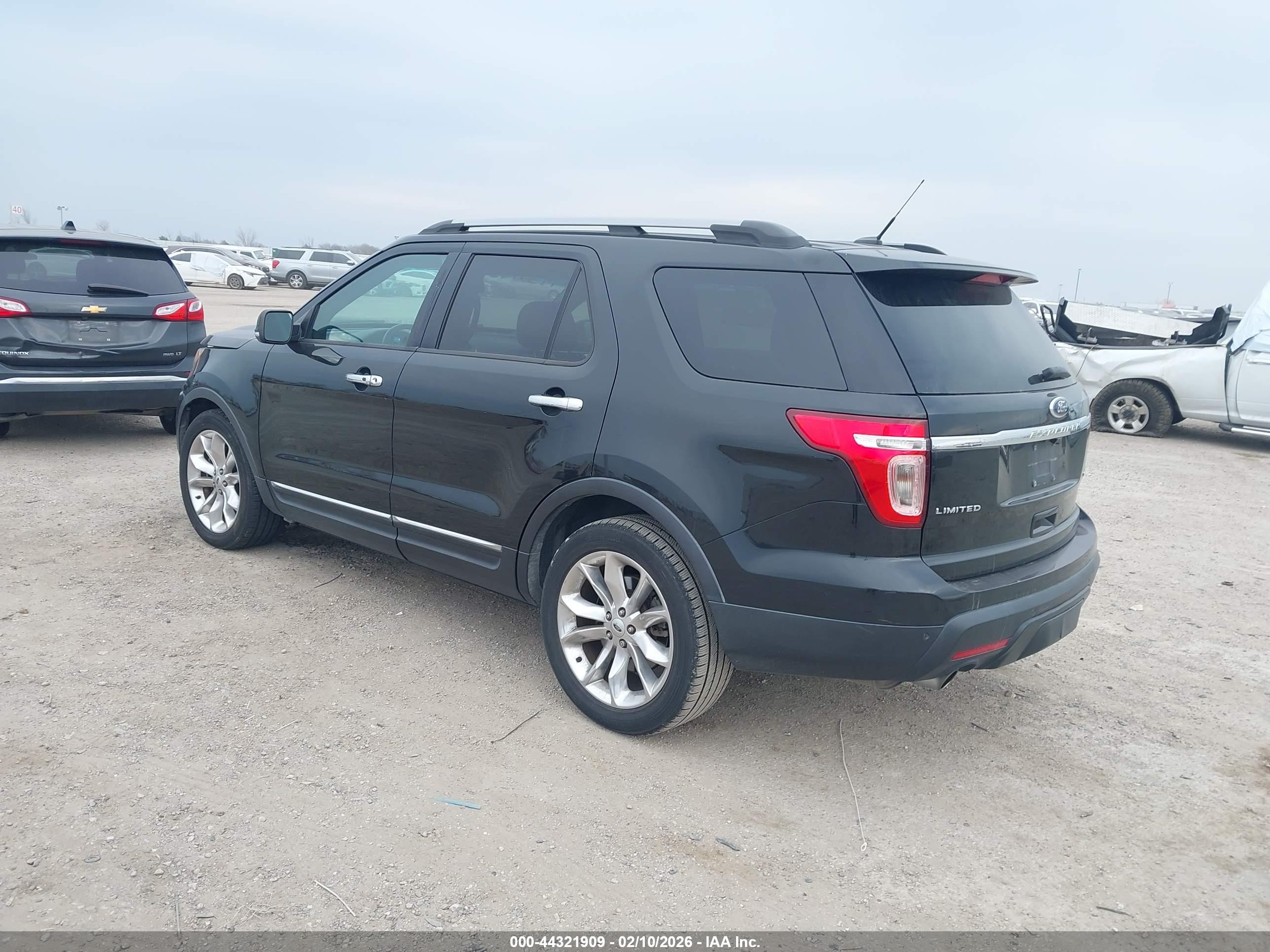FORD EXPLORER image 3