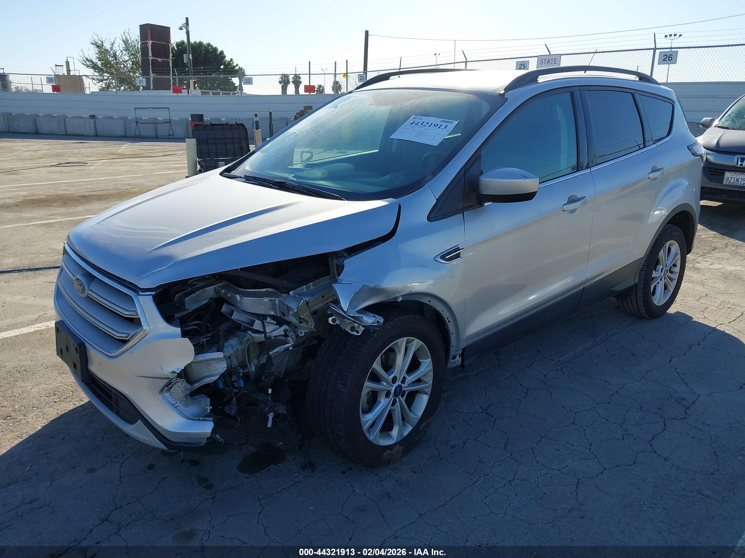FORD ESCAPE image 2