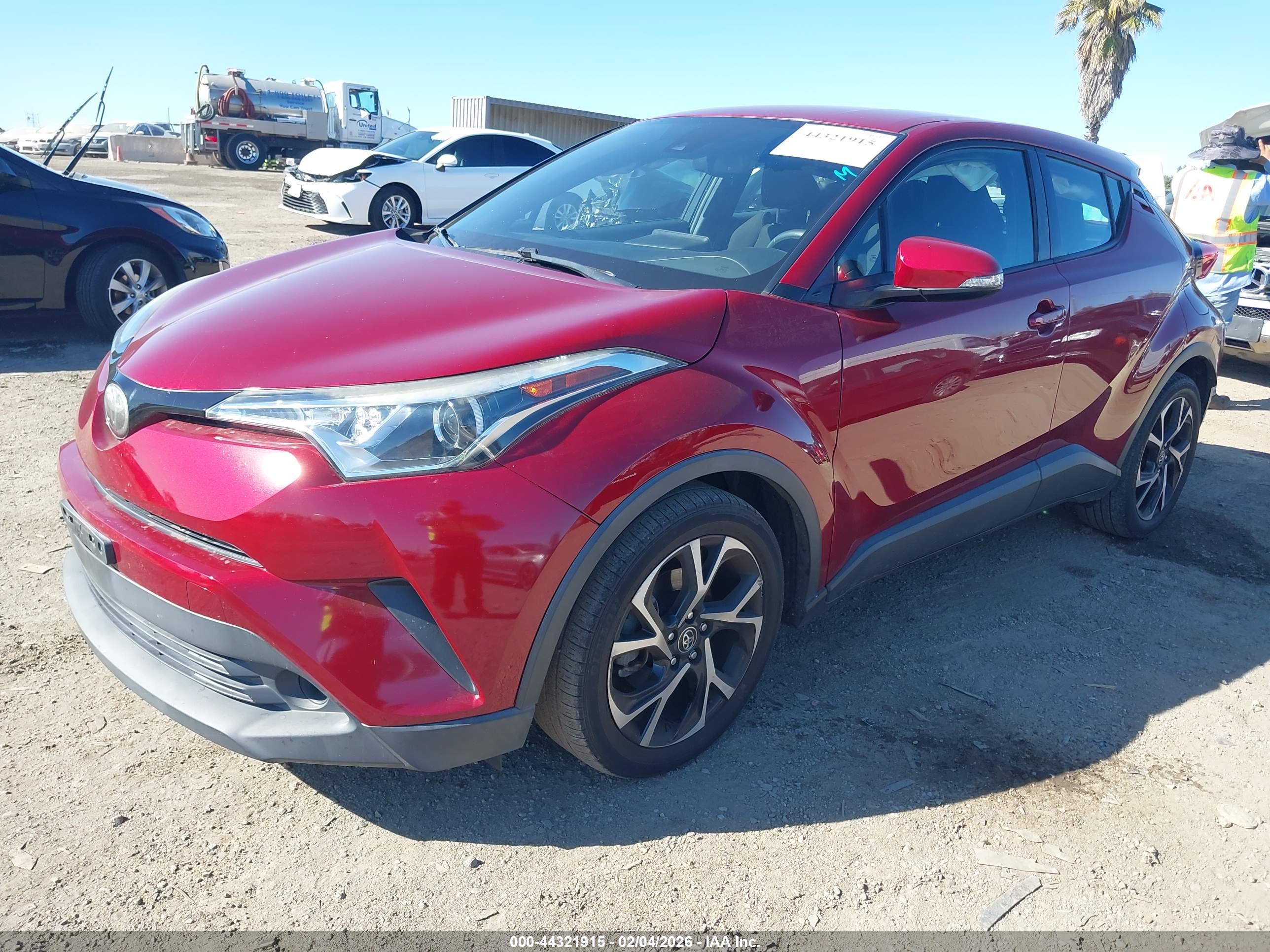 TOYOTA C-HR image 2