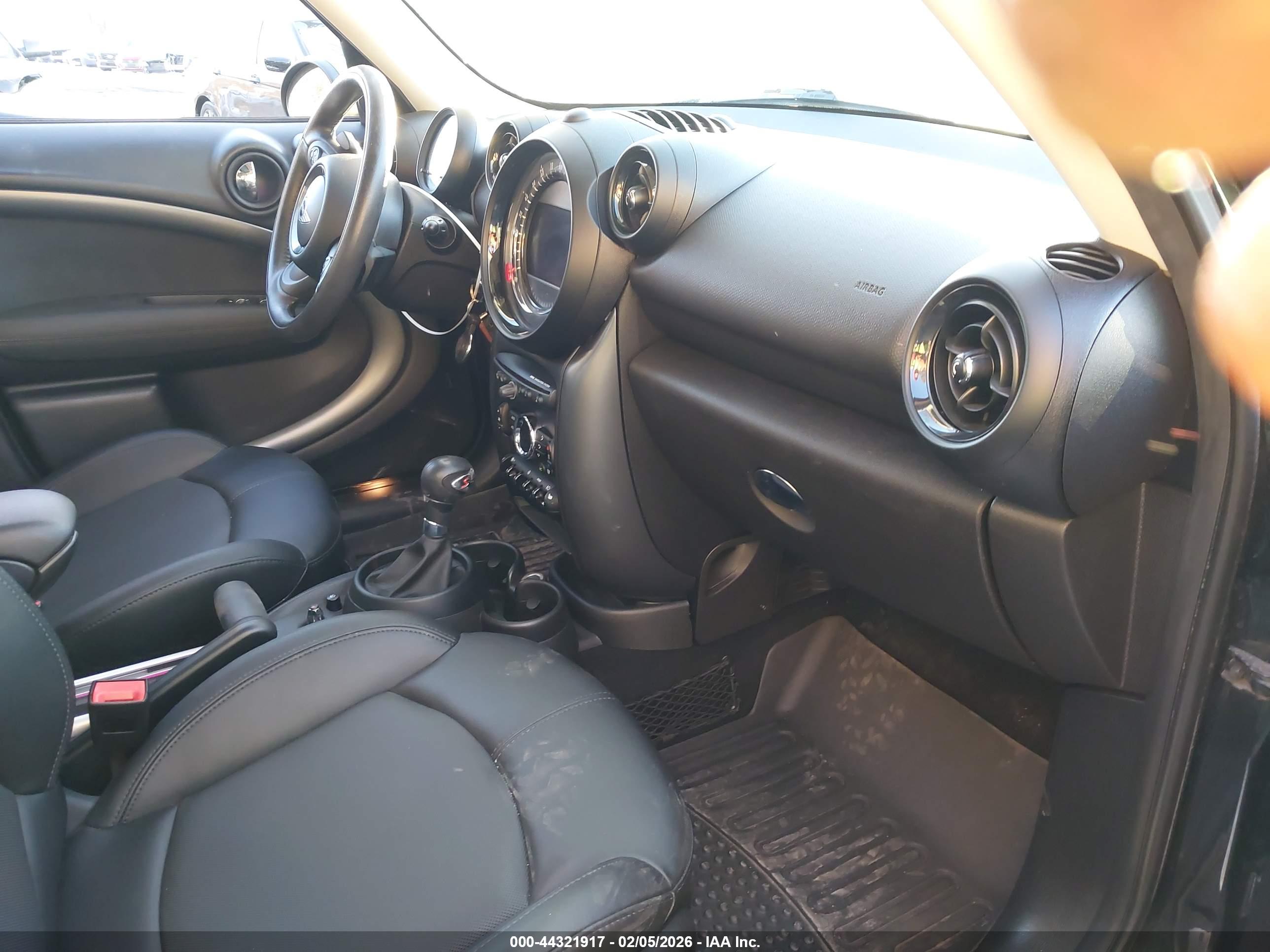 MINI COUNTRYMAN image 5