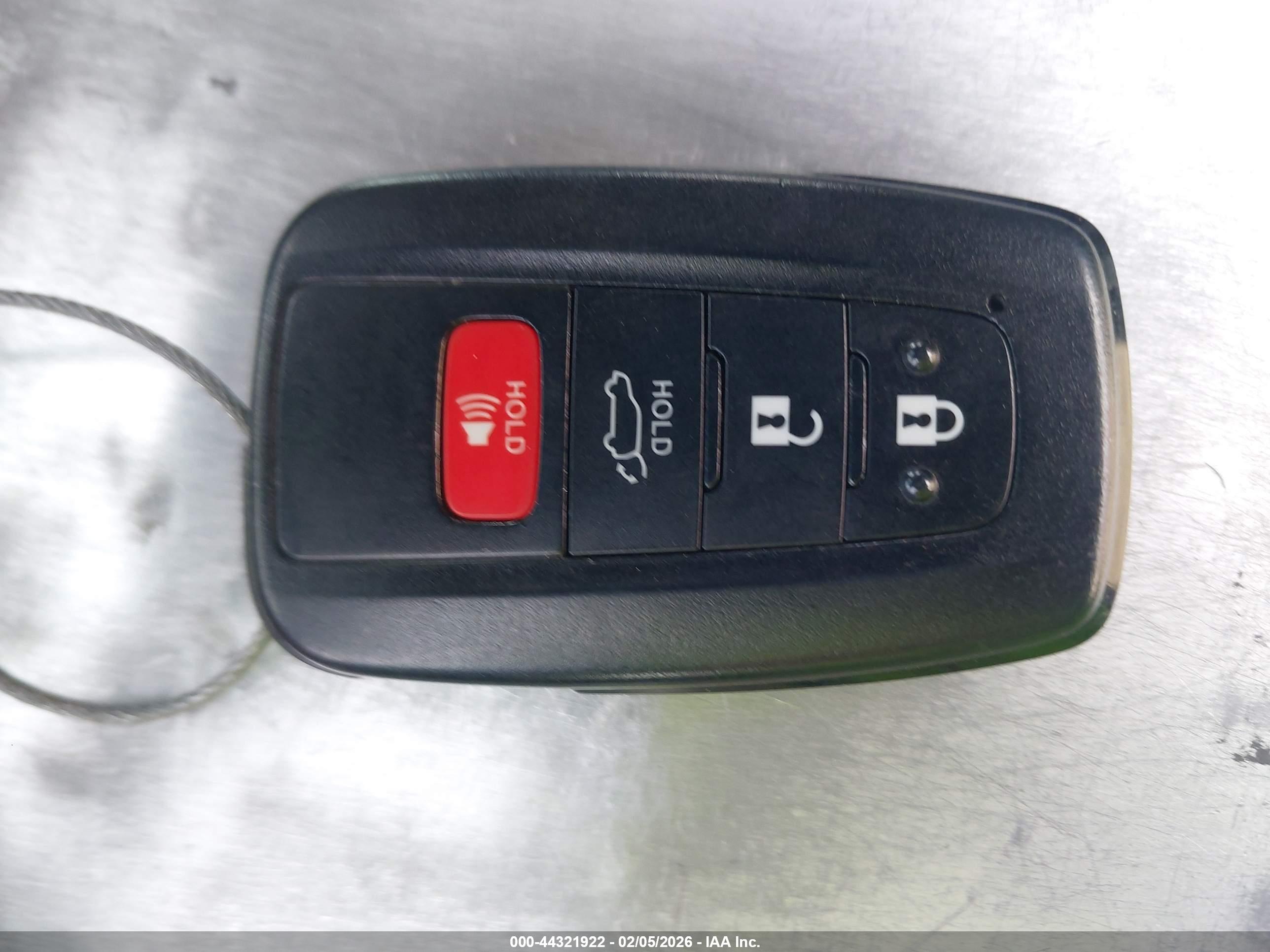 TOYOTA RAV4 image 11