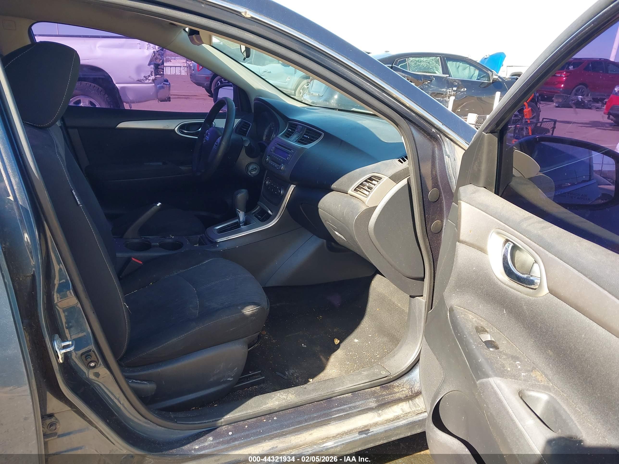 NISSAN SENTRA image 5