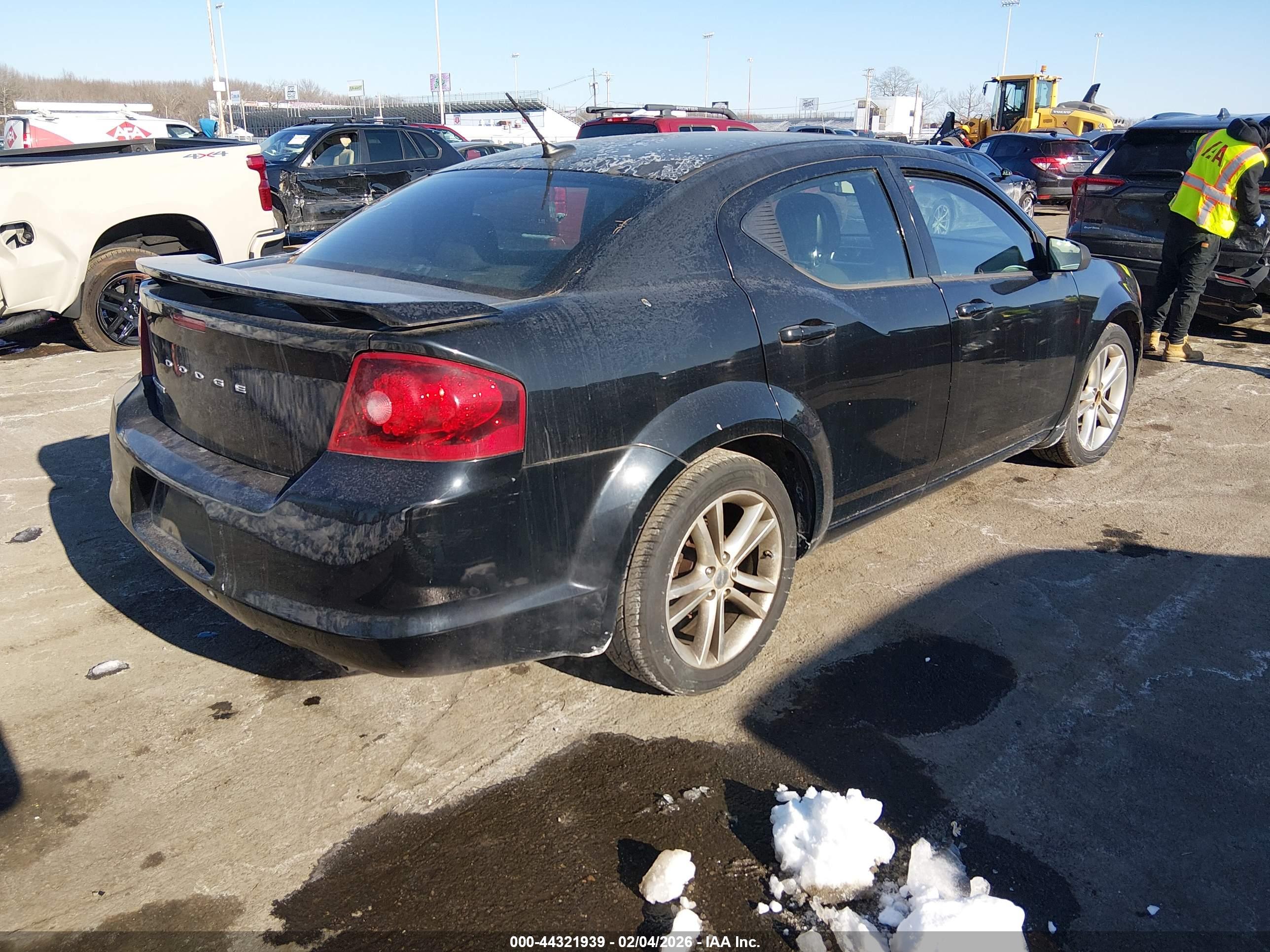 DODGE AVENGER image 4