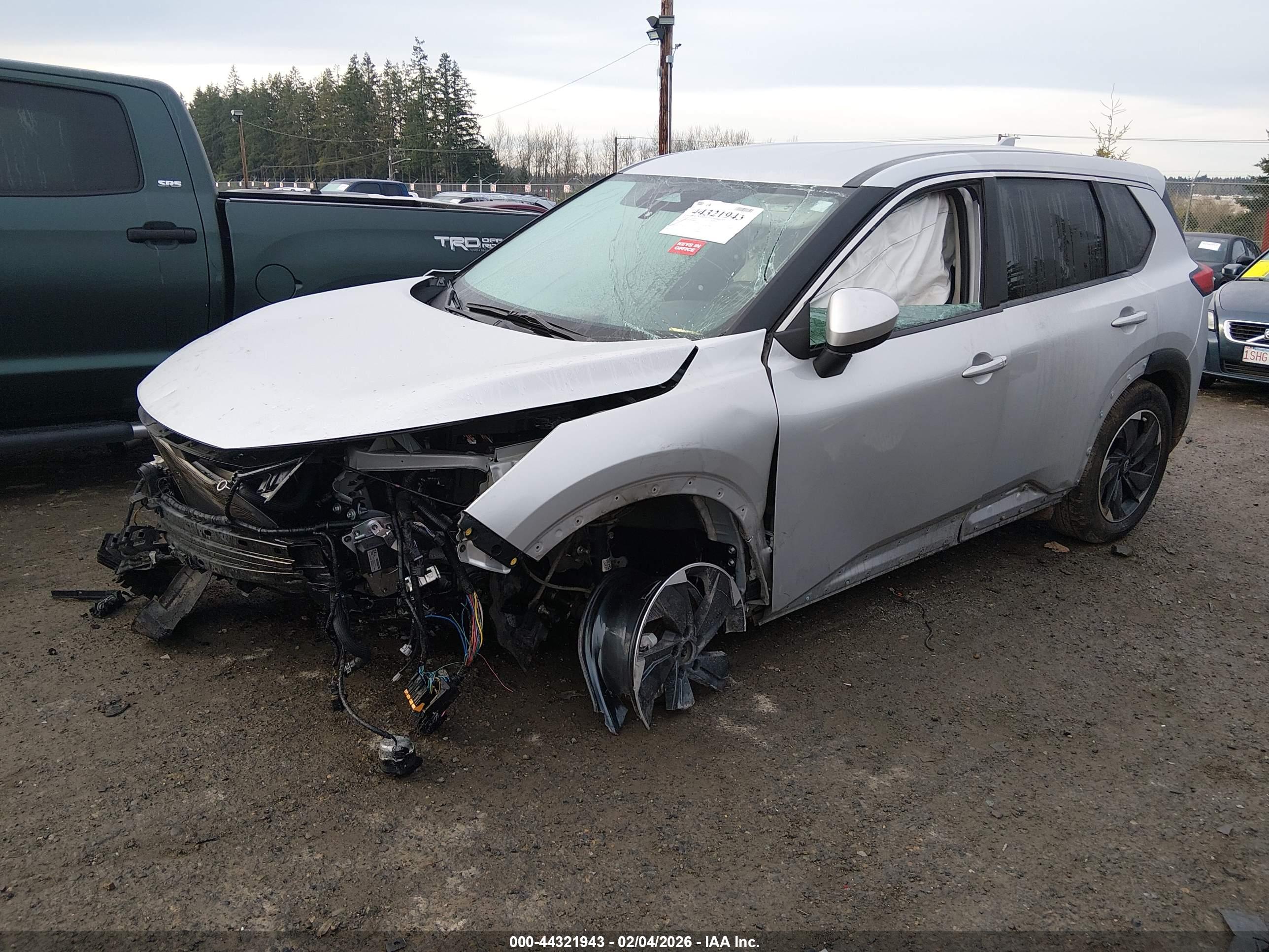 NISSAN ROGUE image 2