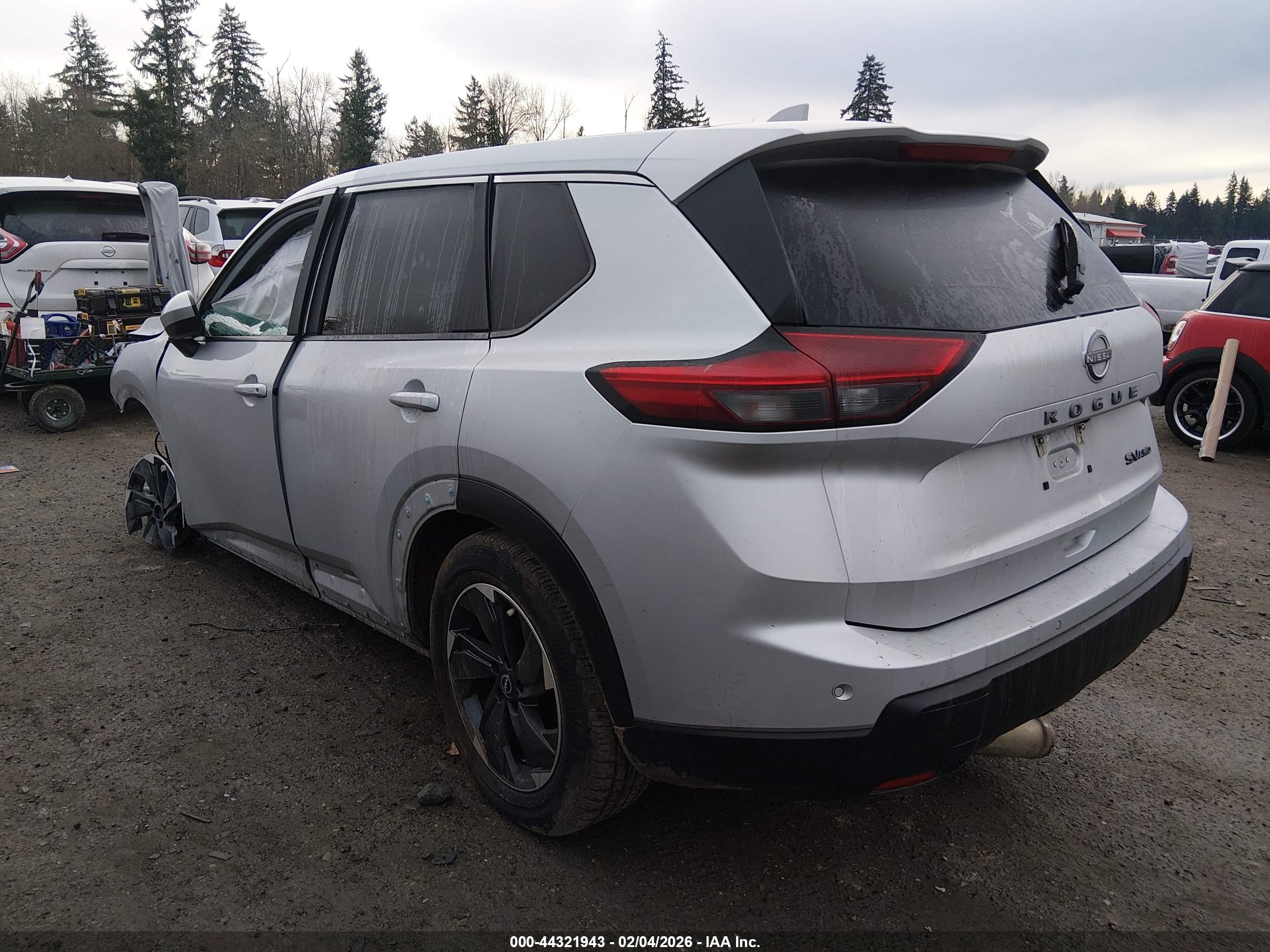 NISSAN ROGUE image 3