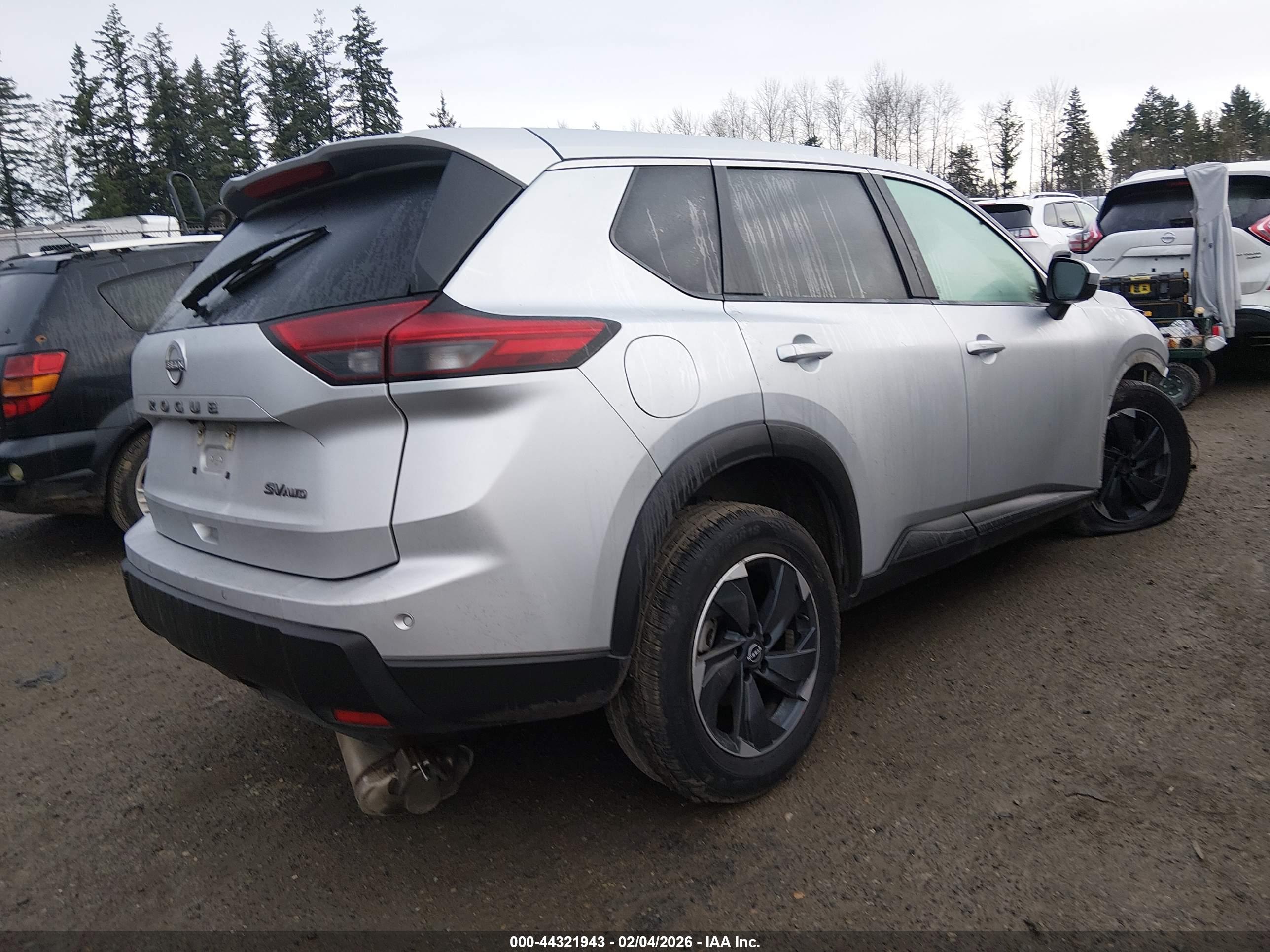 NISSAN ROGUE image 4