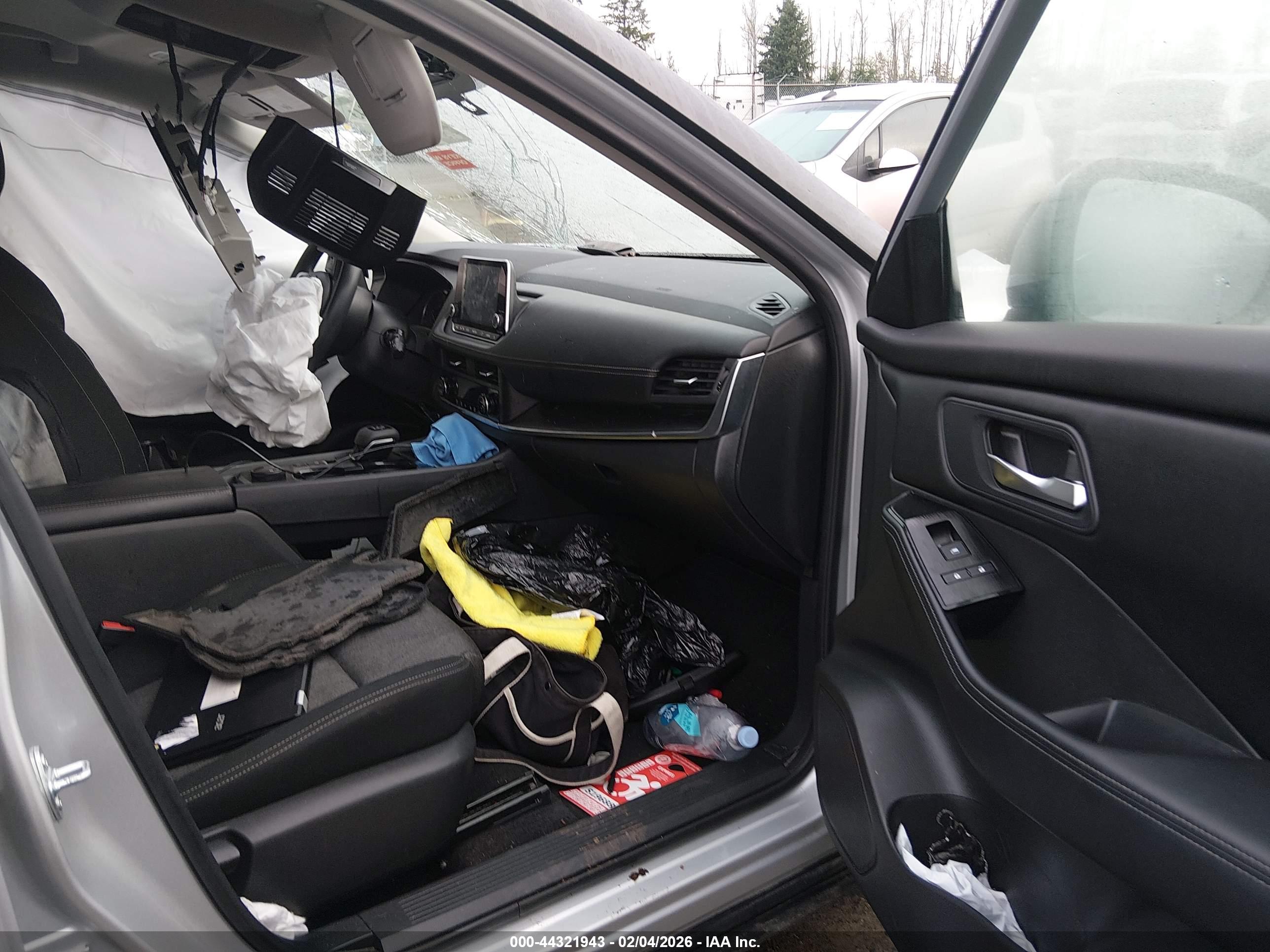 NISSAN ROGUE image 5