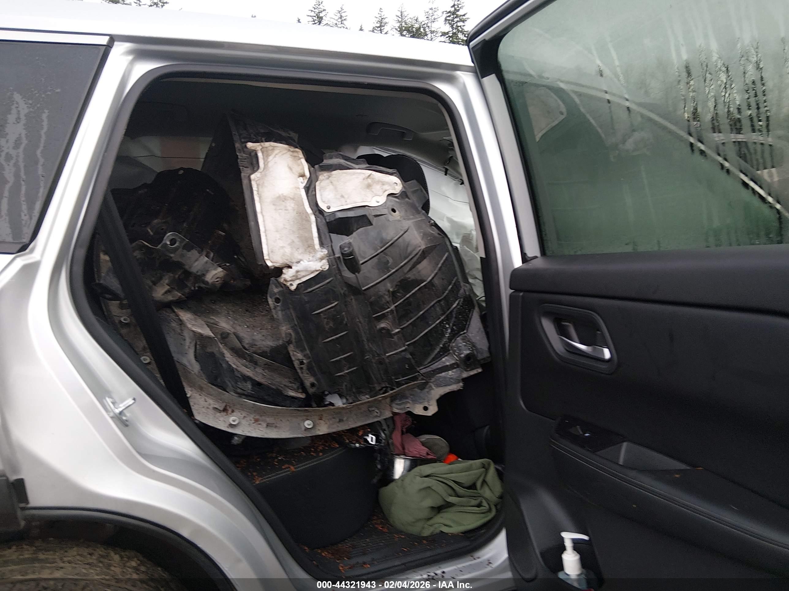 NISSAN ROGUE image 8