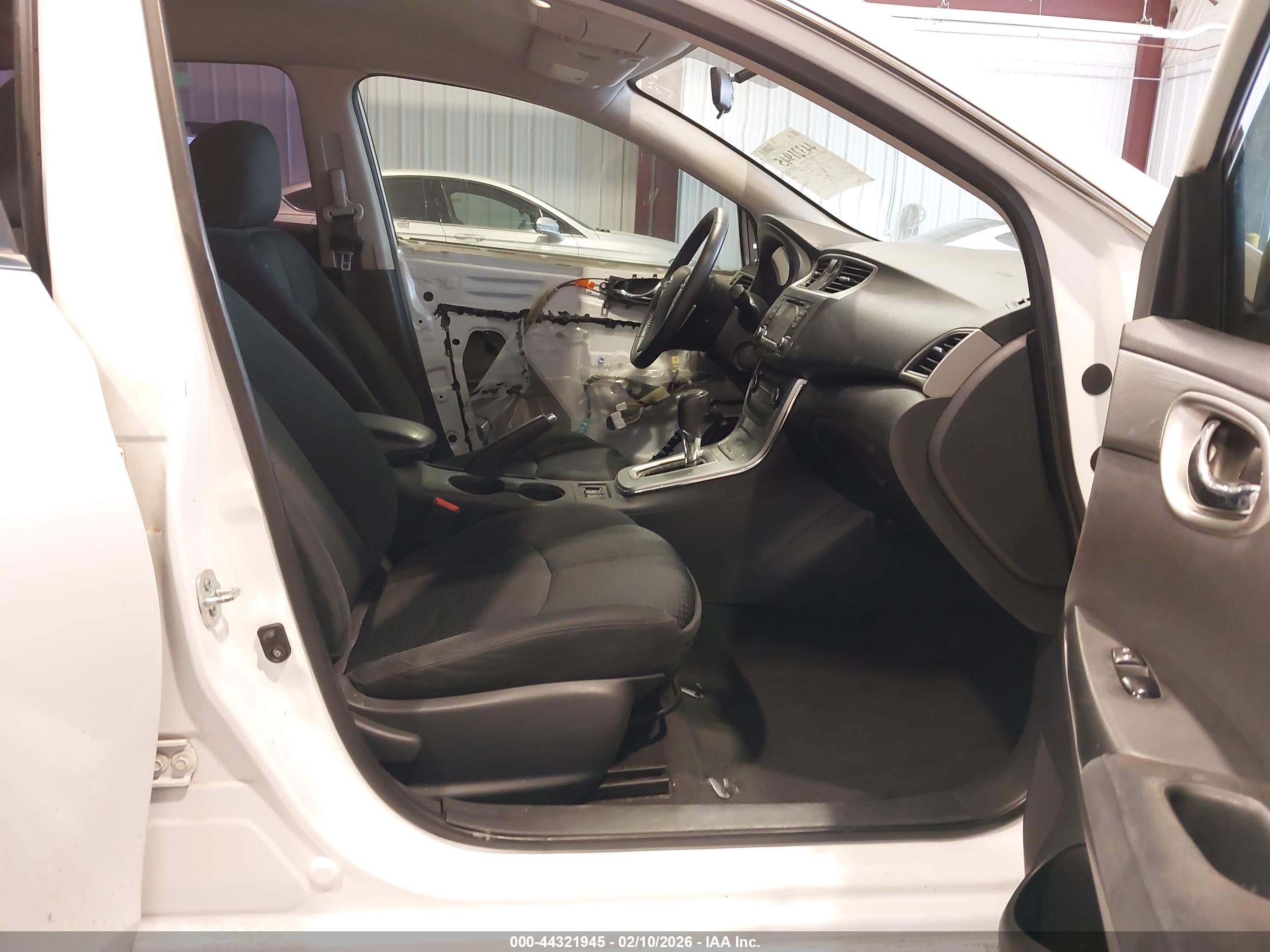 NISSAN SENTRA image 5