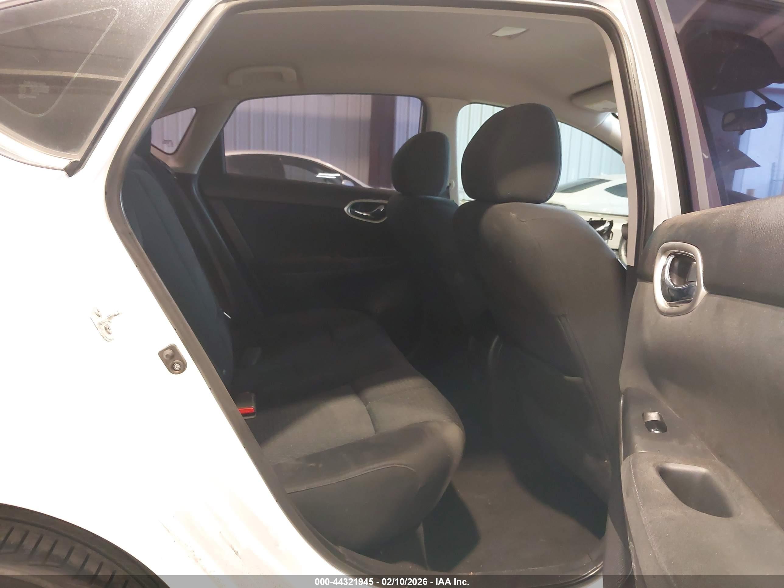 NISSAN SENTRA image 8