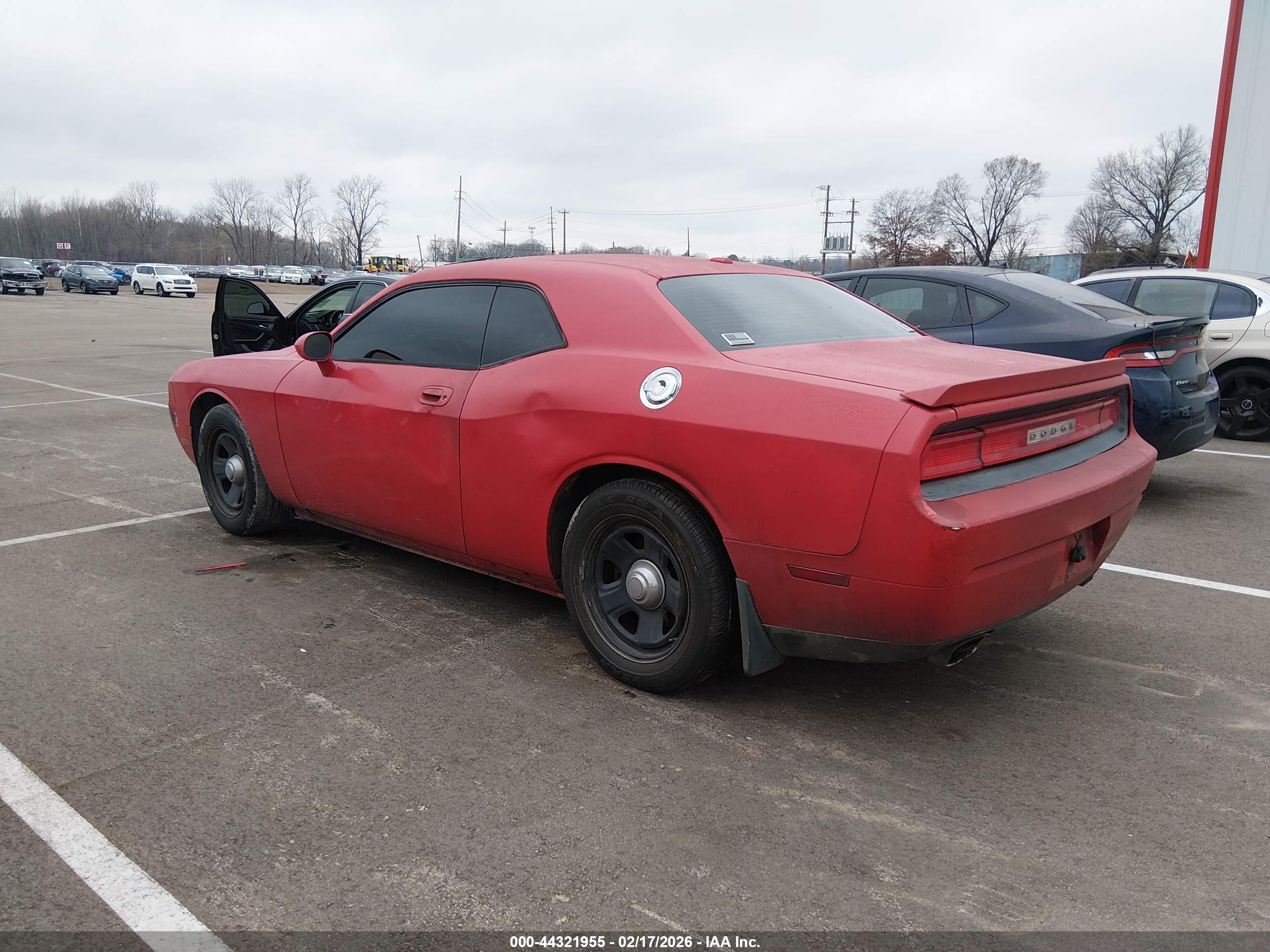 DODGE CHALLENGER image 3