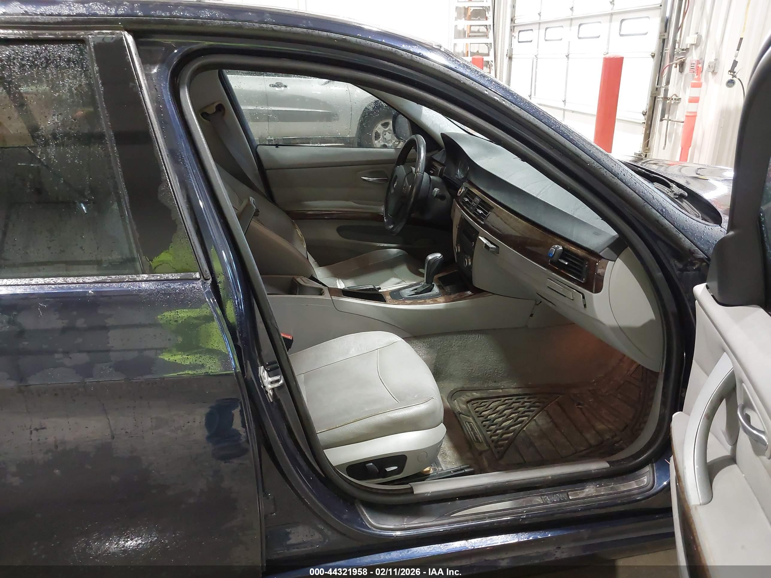 BMW 328I image 5