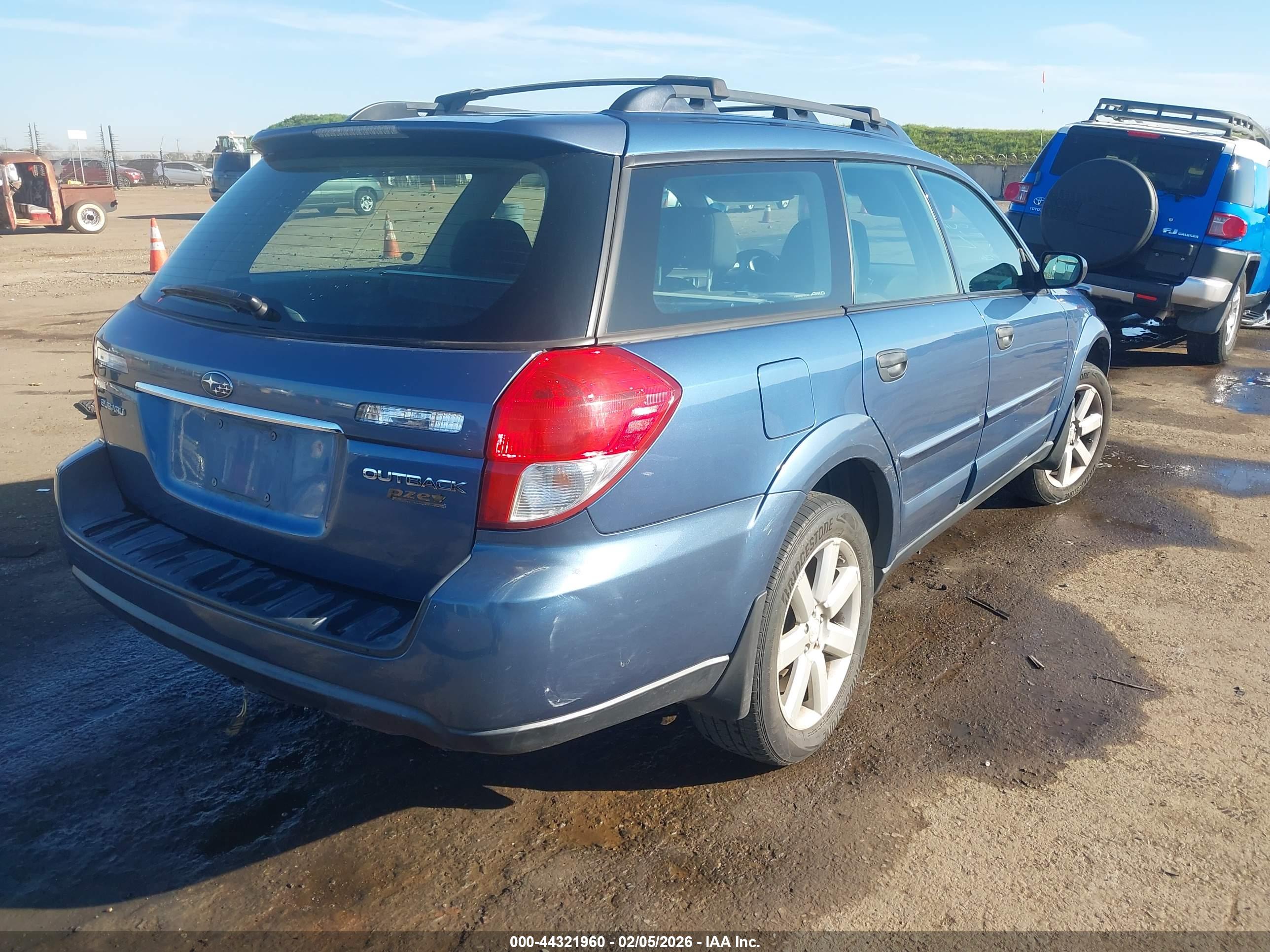 SUBARU OUTBACK image 4