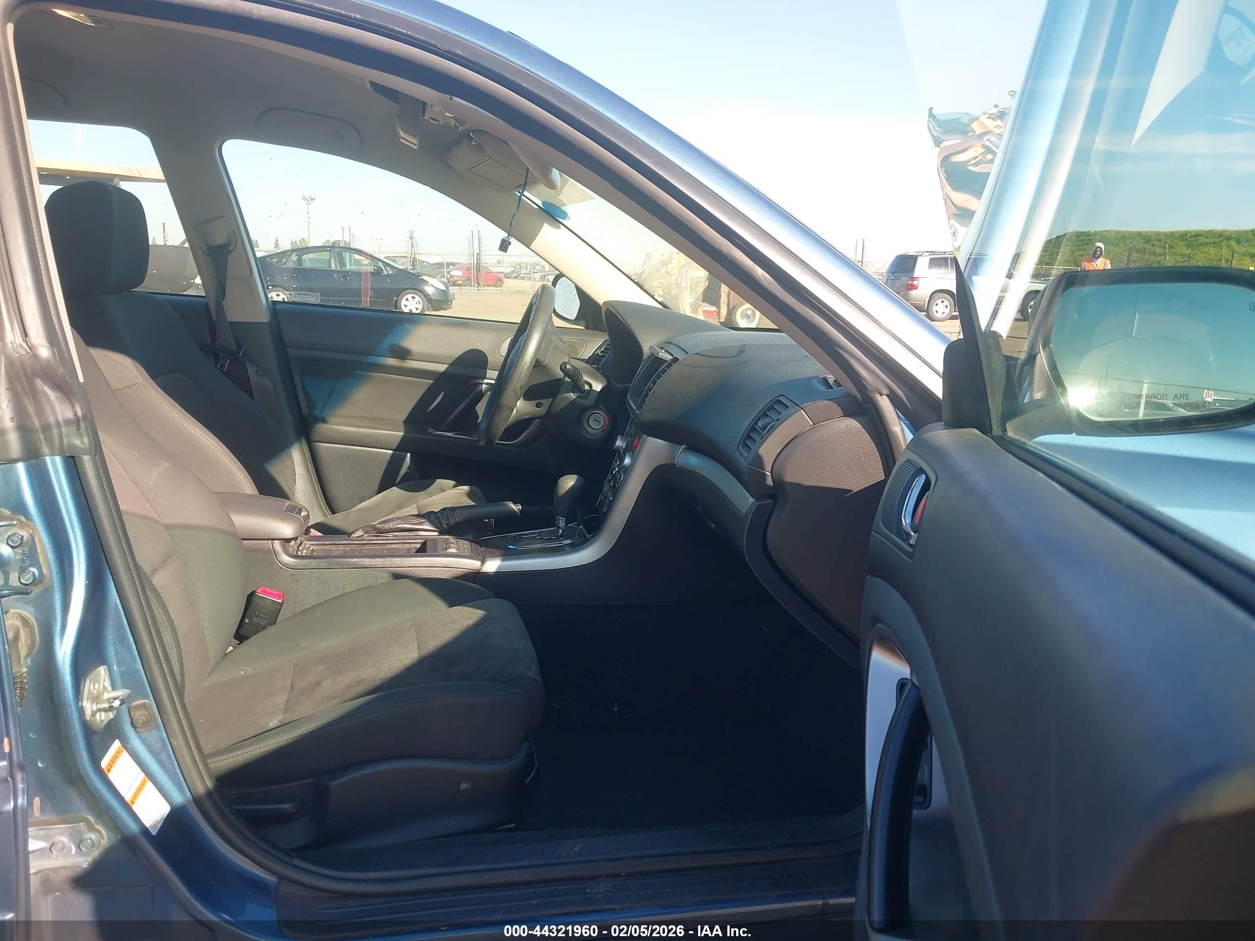 SUBARU OUTBACK image 5