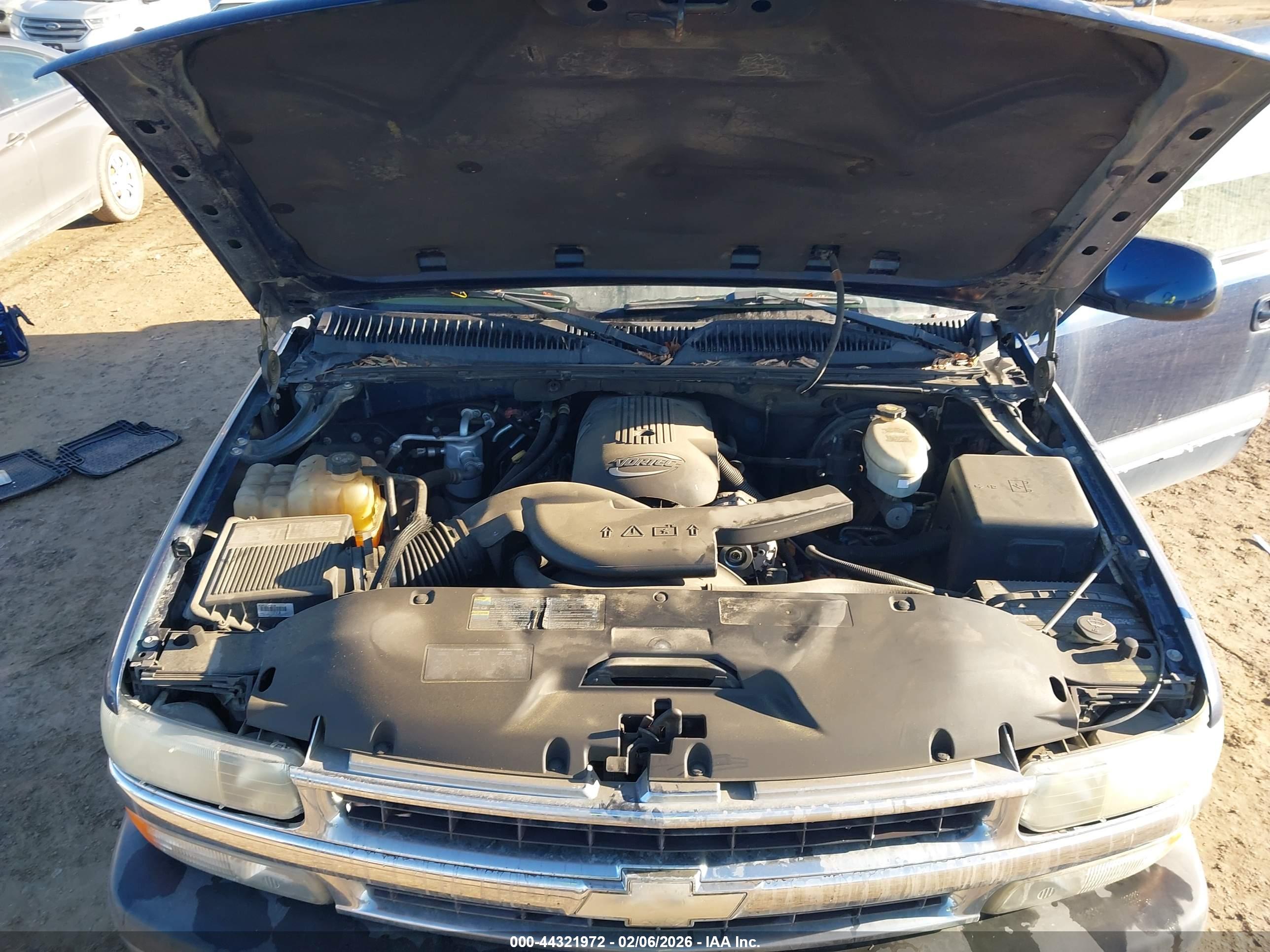 CHEVROLET TAHOE image 10