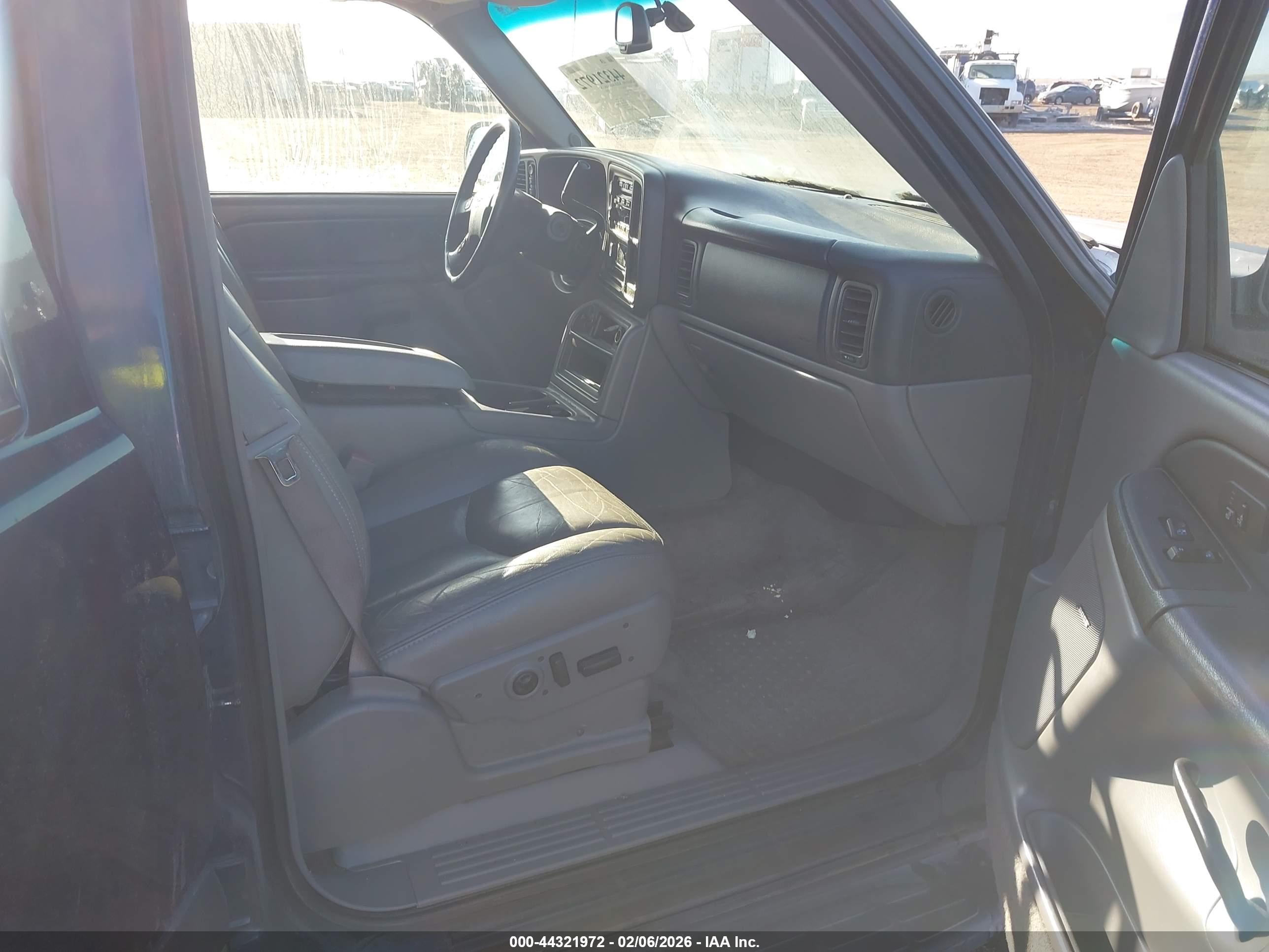 CHEVROLET TAHOE image 5
