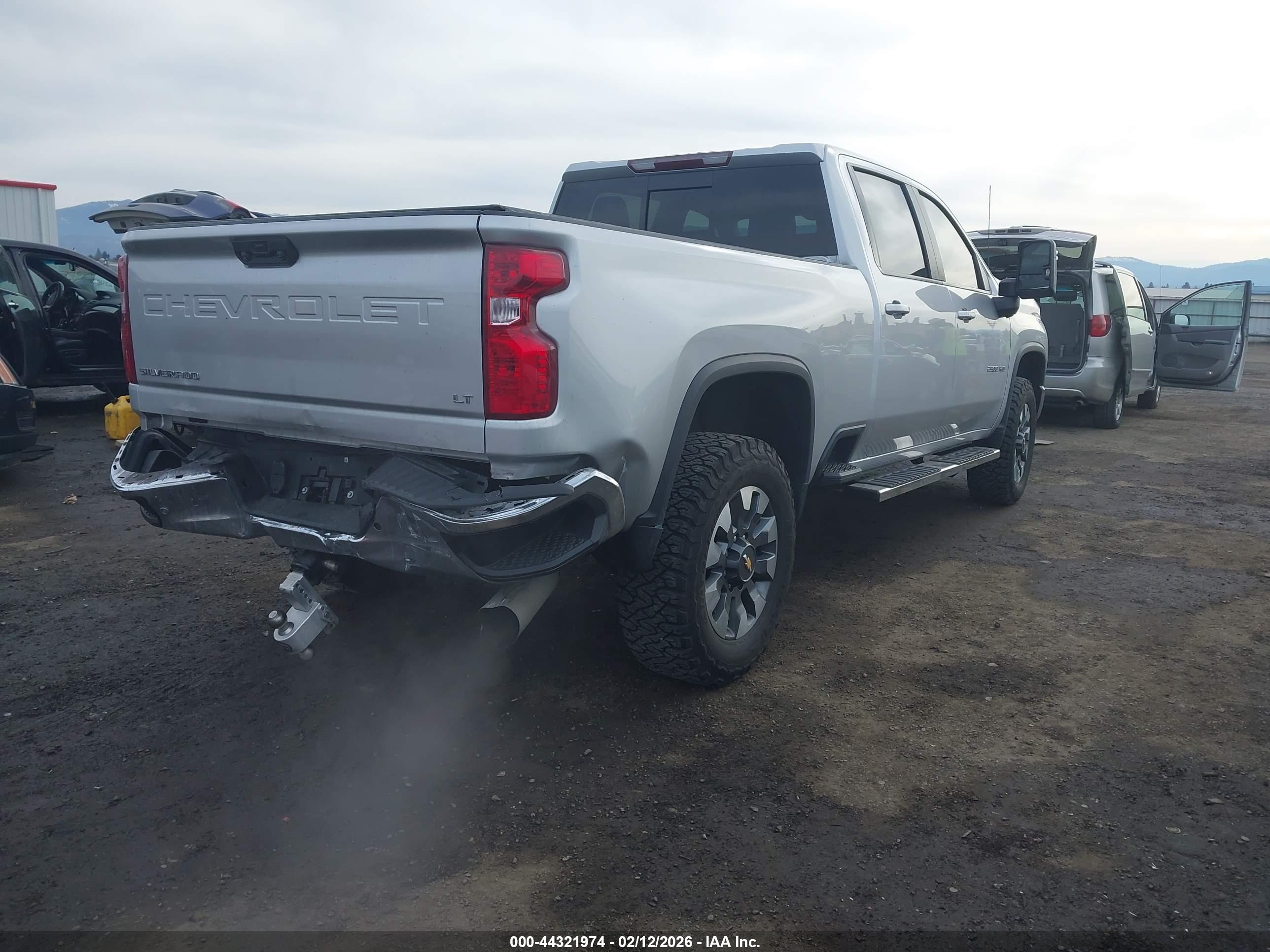 CHEVROLET SILVERADO image 4