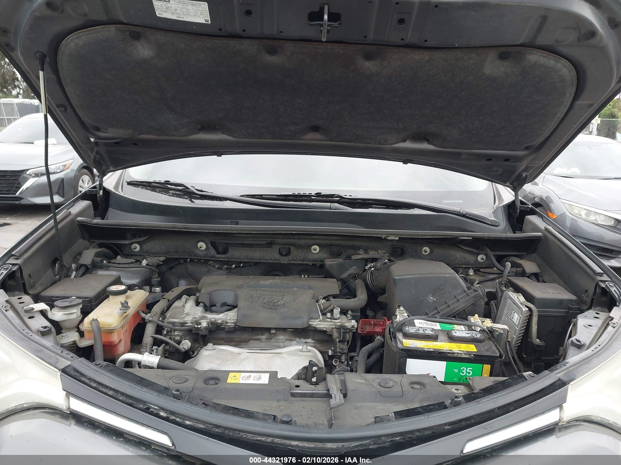 TOYOTA RAV4 image 10