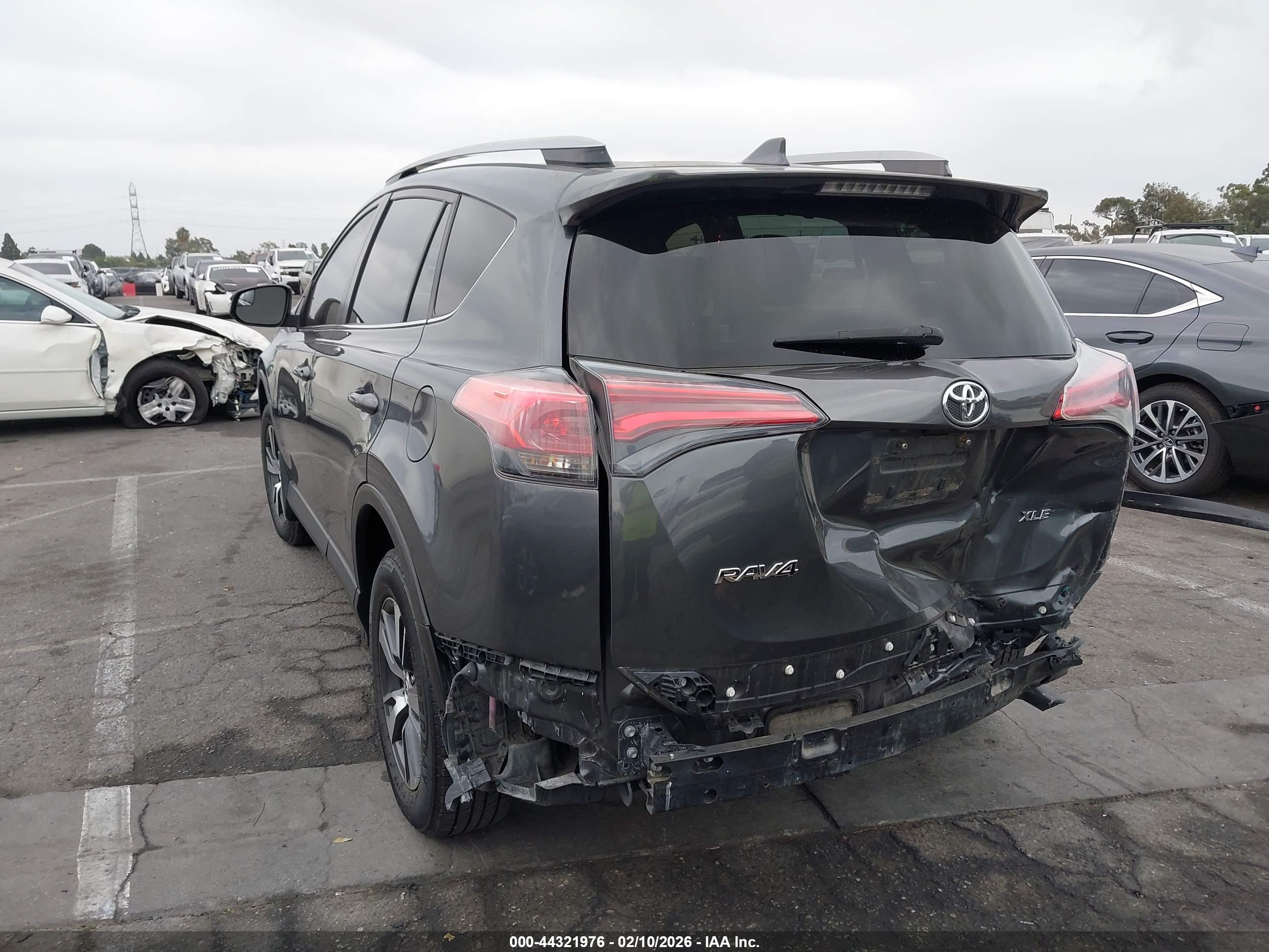 TOYOTA RAV4 image 3
