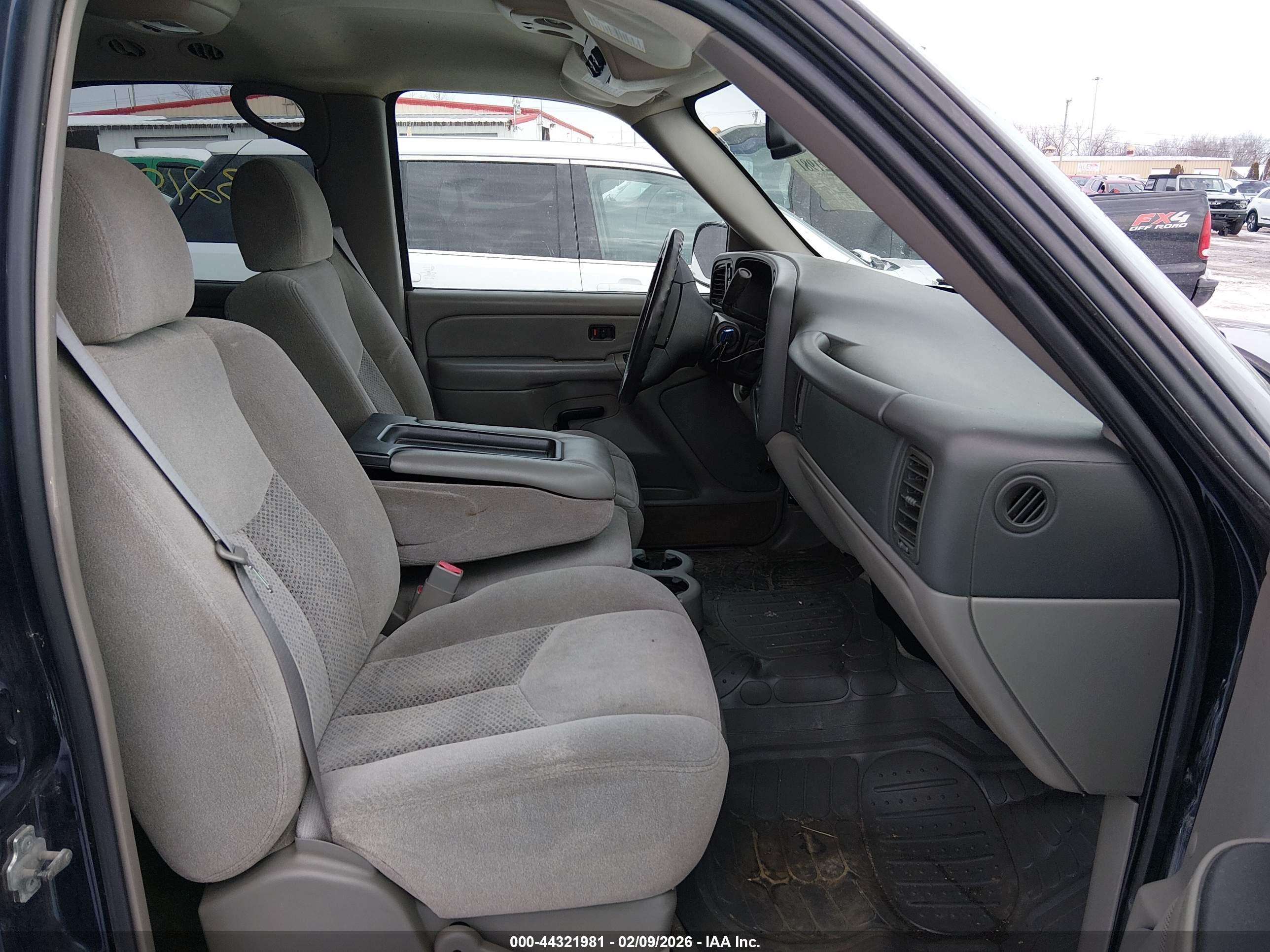 CHEVROLET TAHOE image 5