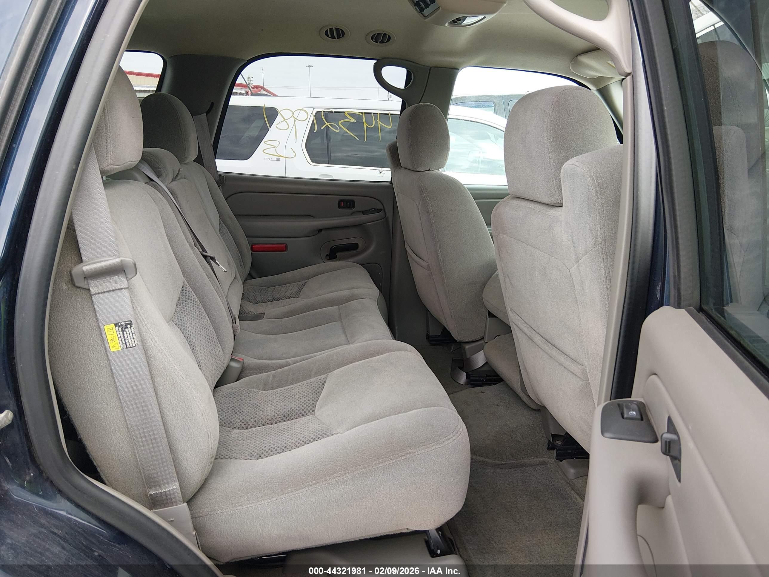 CHEVROLET TAHOE image 8