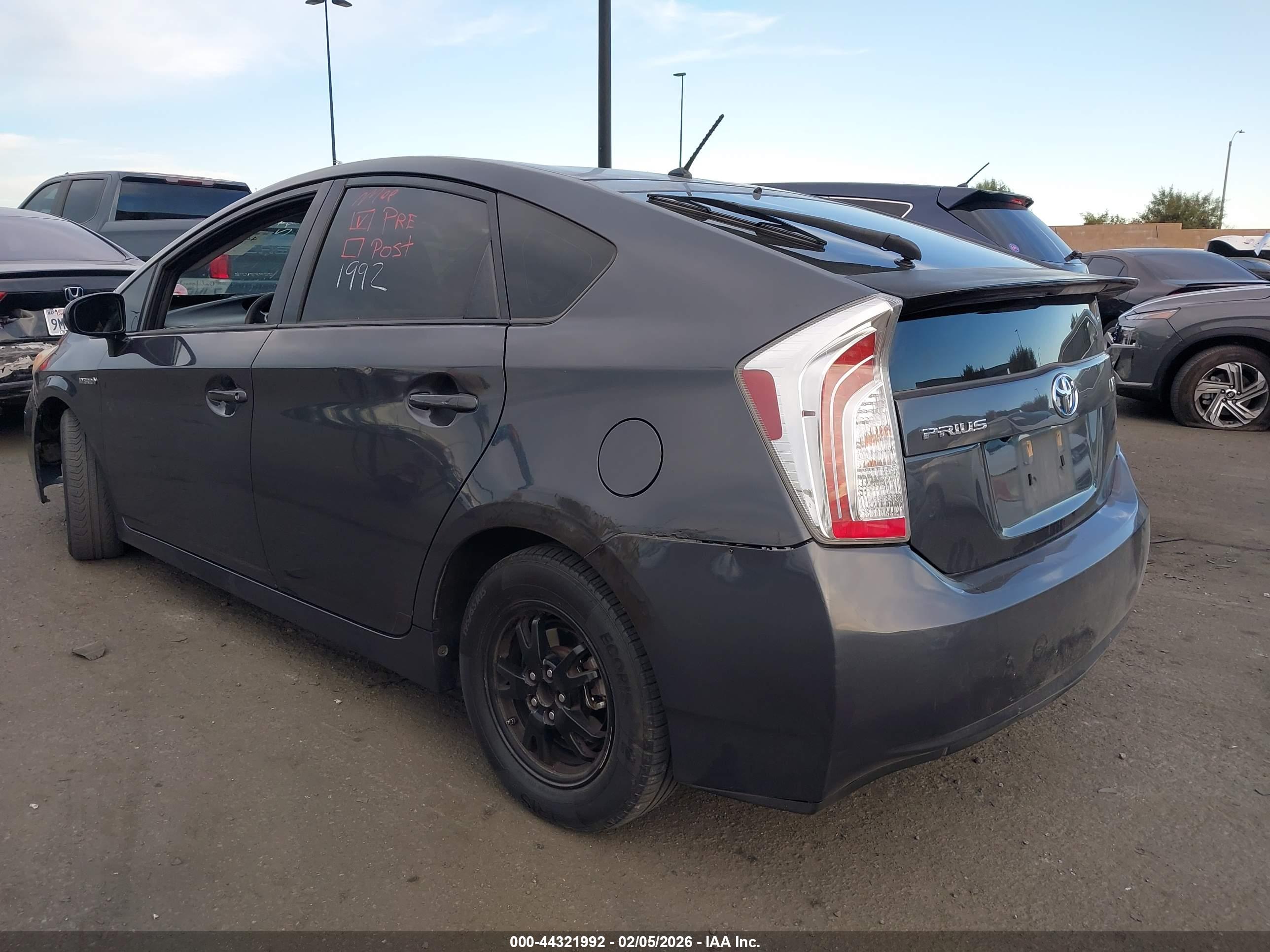TOYOTA PRIUS image 3