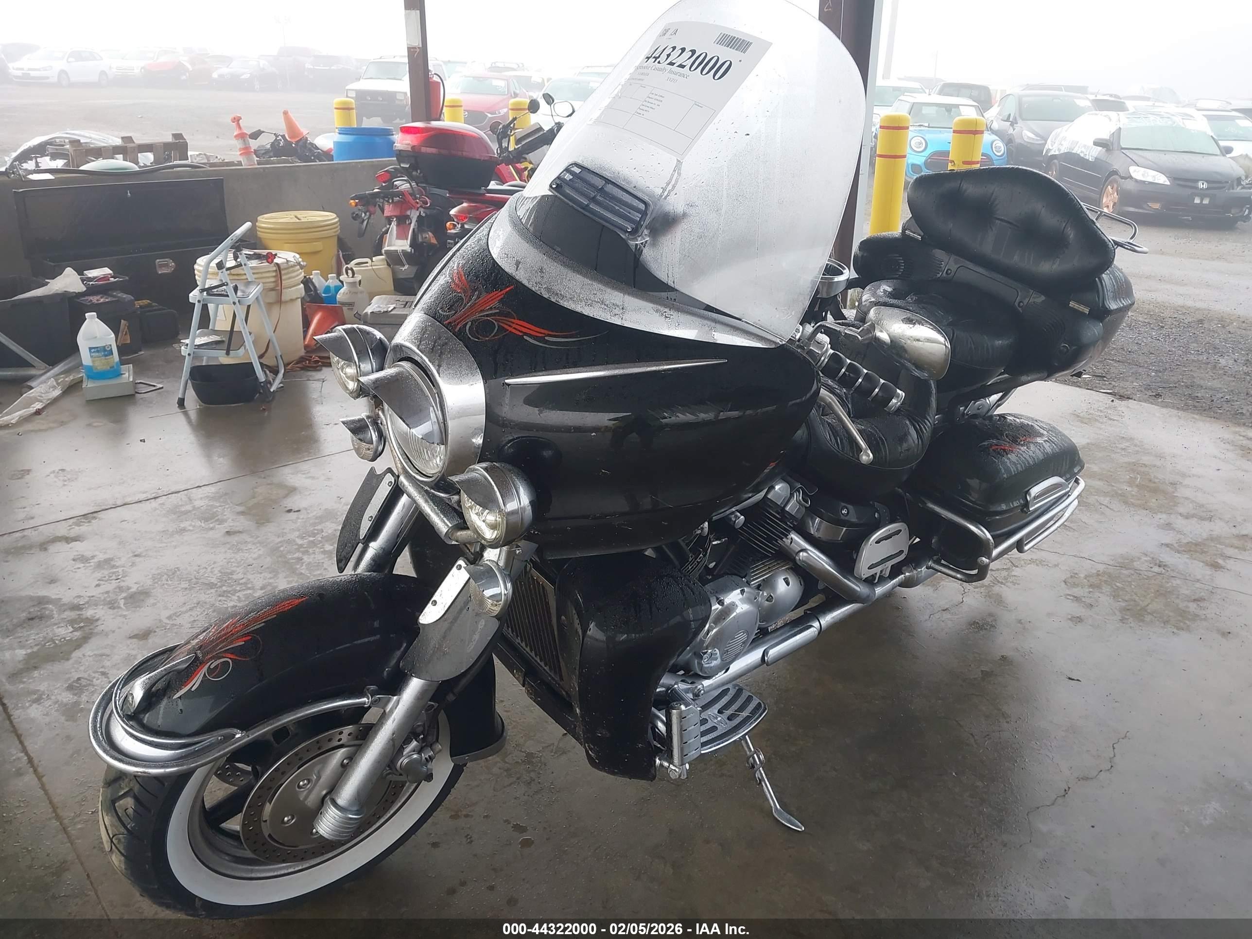 YAMAHA XVZ13 image 2