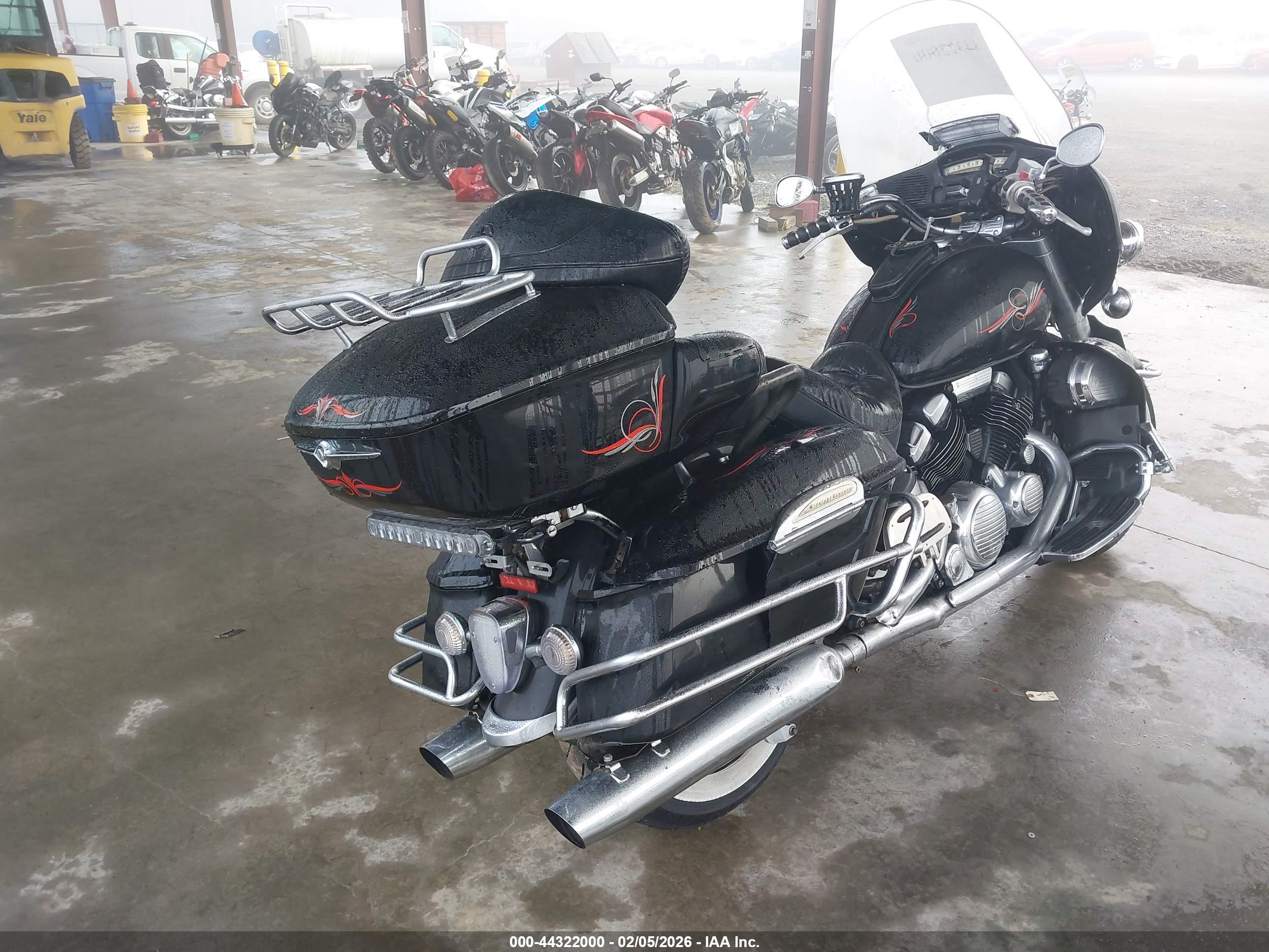 YAMAHA XVZ13 image 4