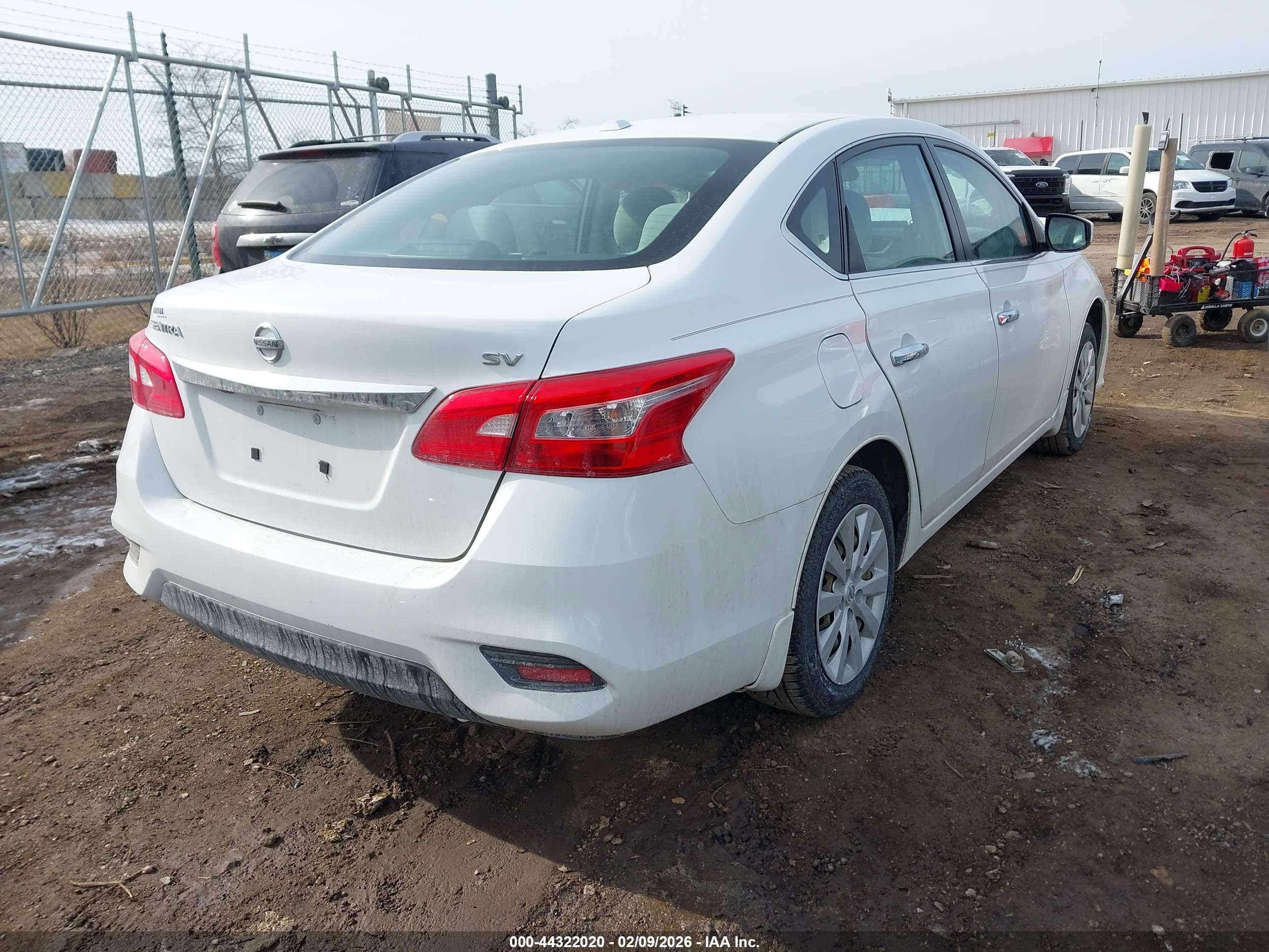 NISSAN SENTRA image 4