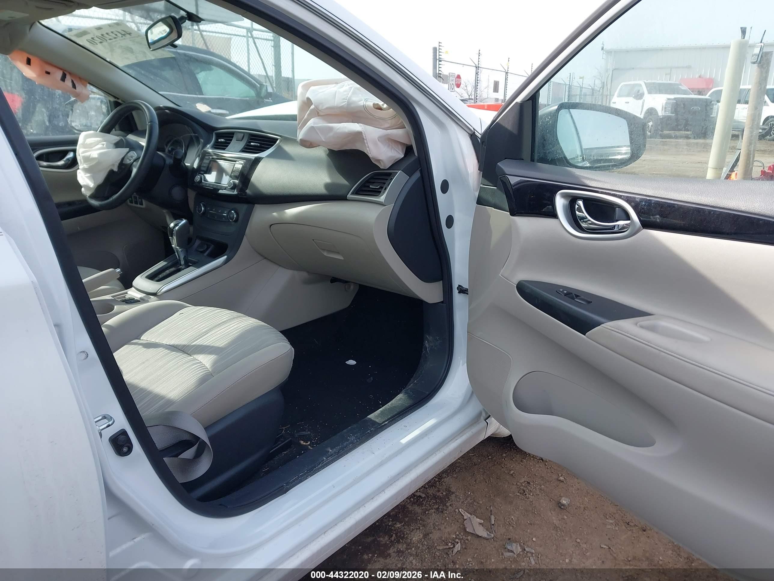 NISSAN SENTRA image 5