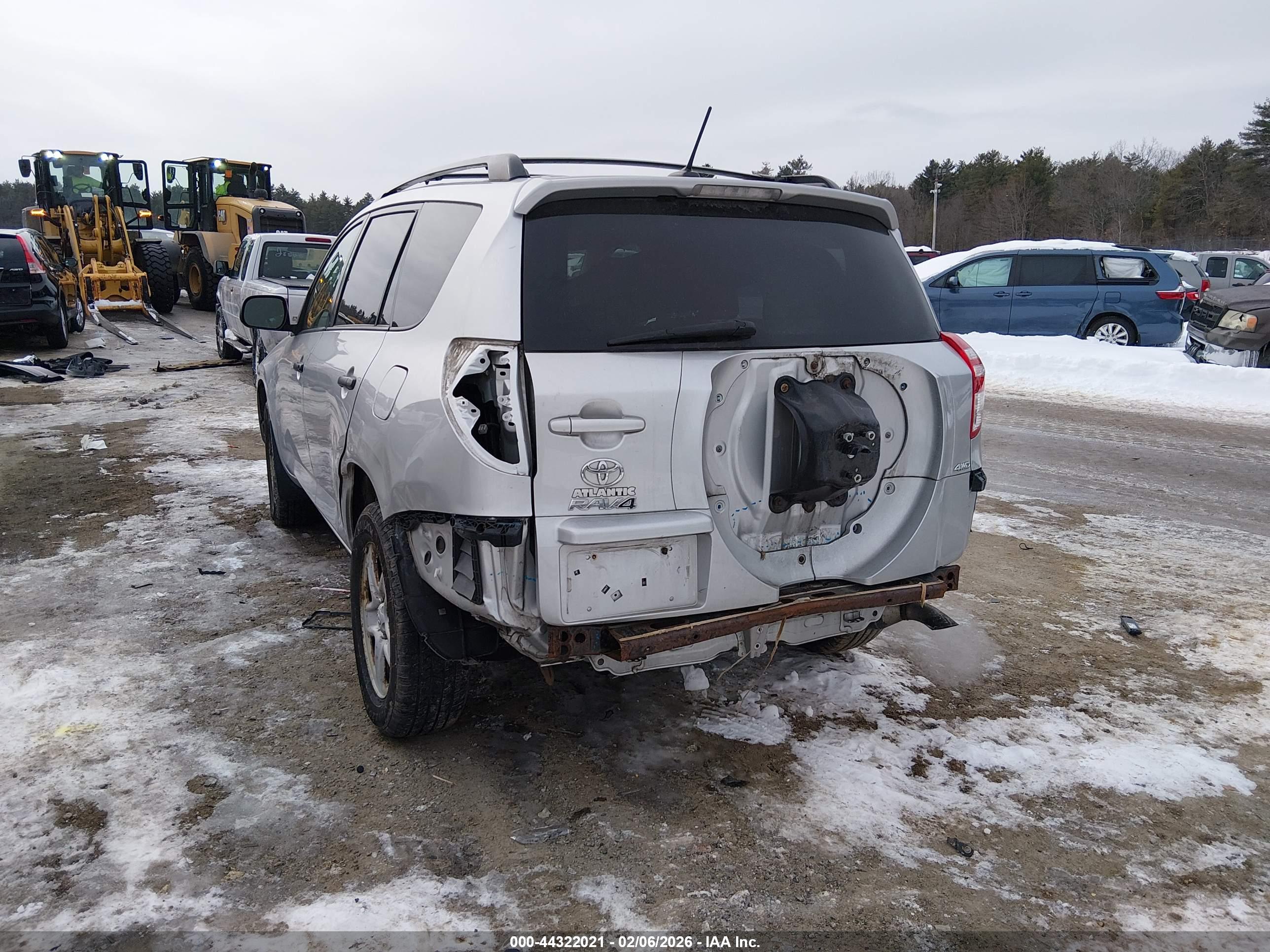 TOYOTA RAV4 image 6
