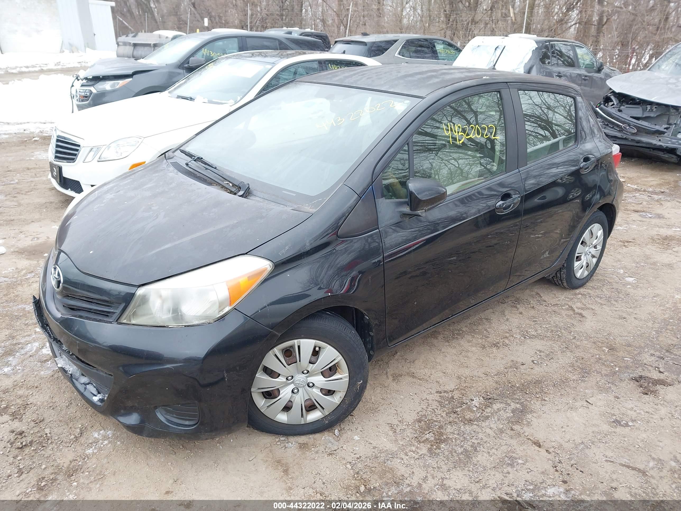 TOYOTA YARIS image 2