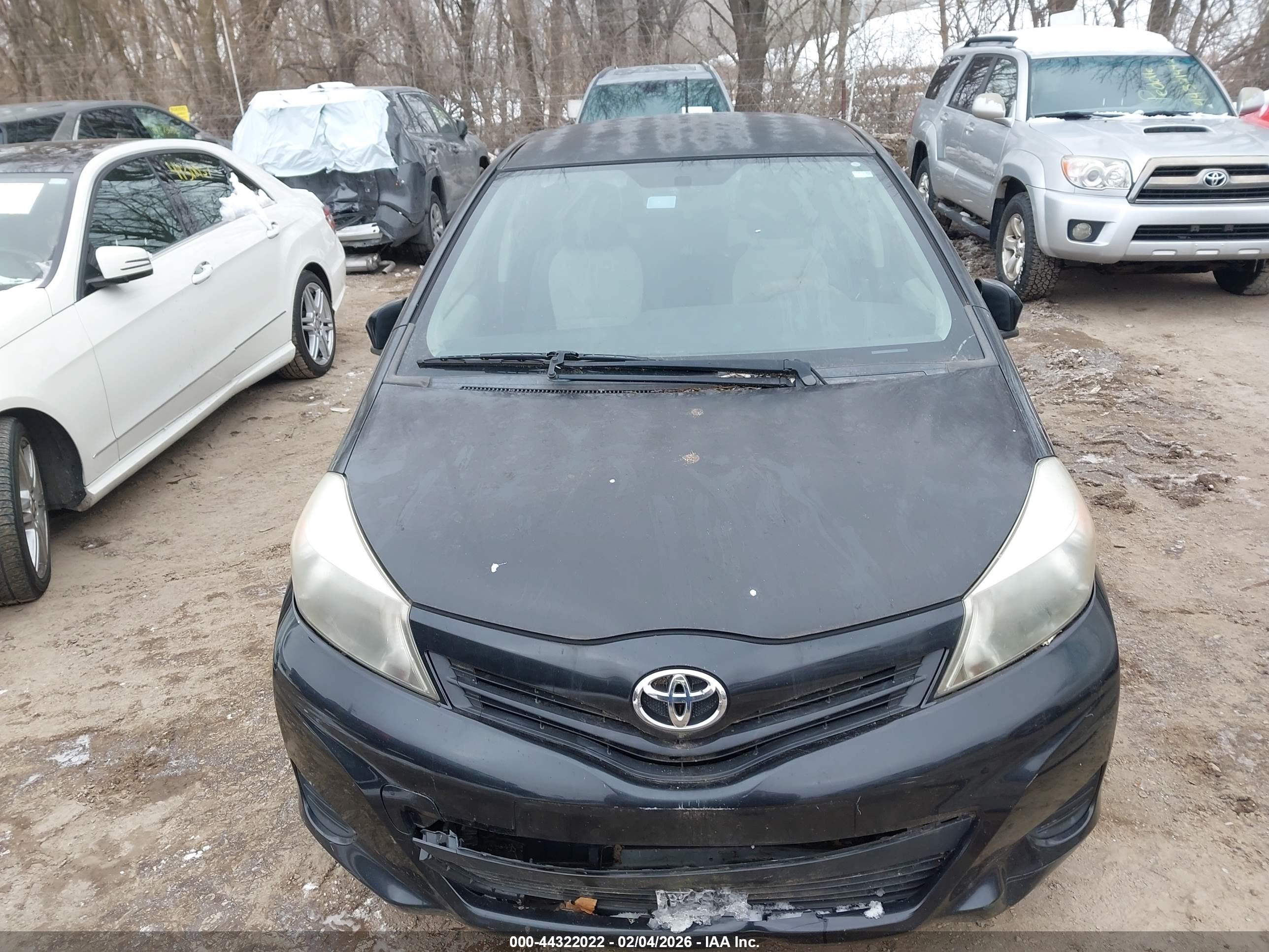 TOYOTA YARIS image 6