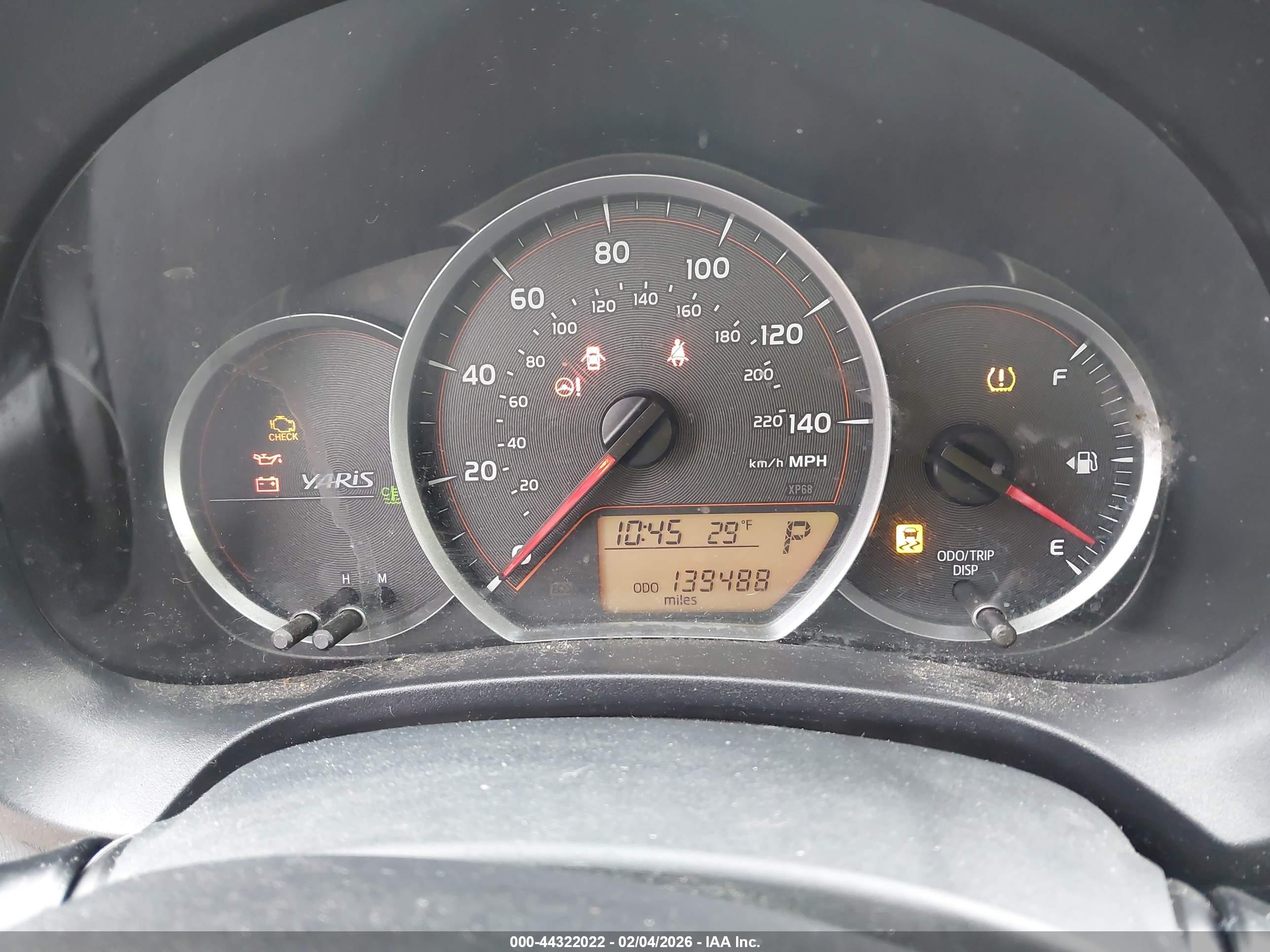 TOYOTA YARIS image 7