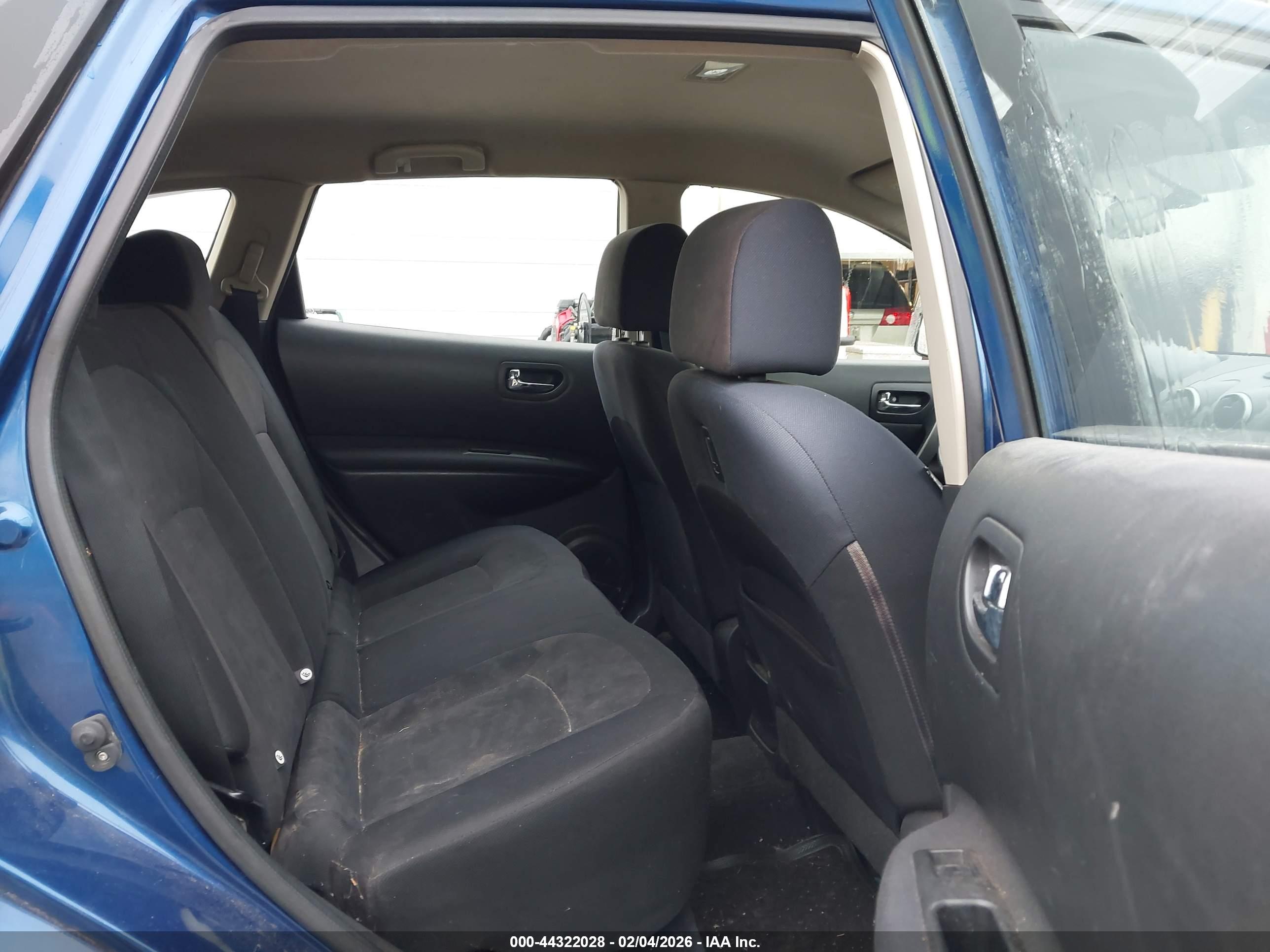 NISSAN ROGUE image 8