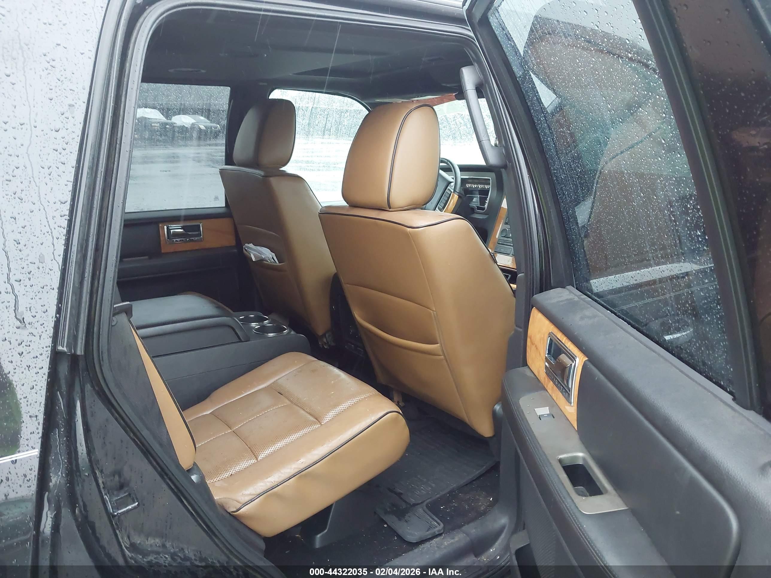 LINCOLN NAVIGATOR image 8
