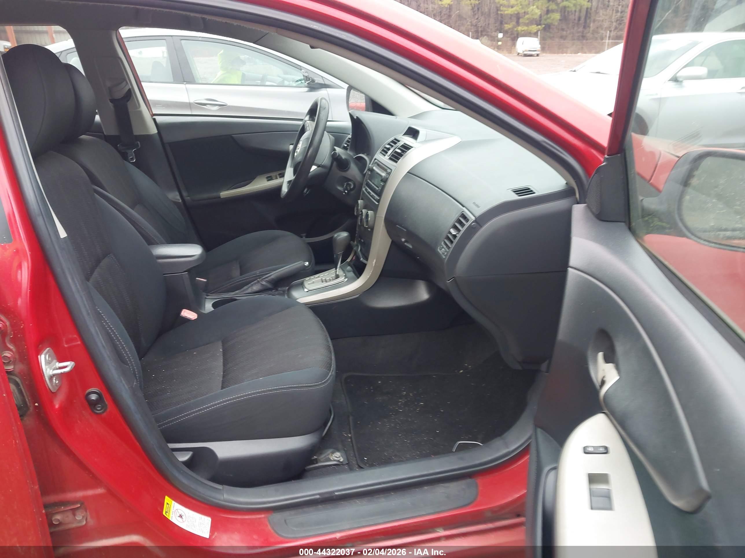 TOYOTA COROLLA image 5