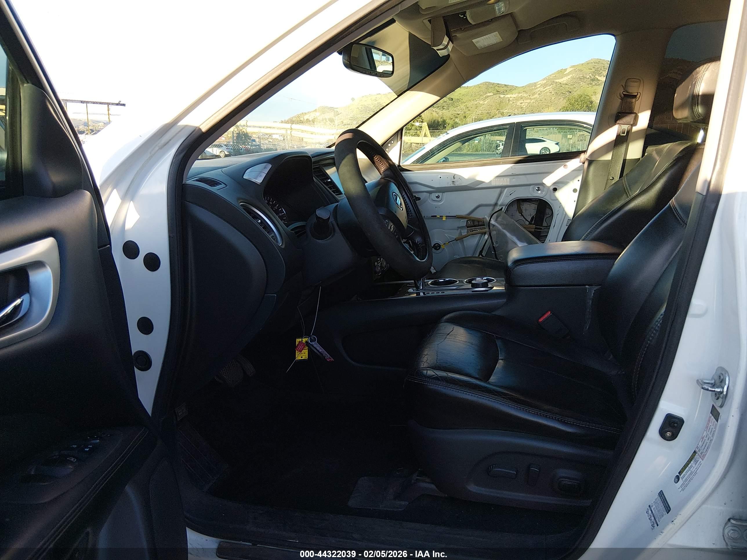 NISSAN PATHFINDER image 5