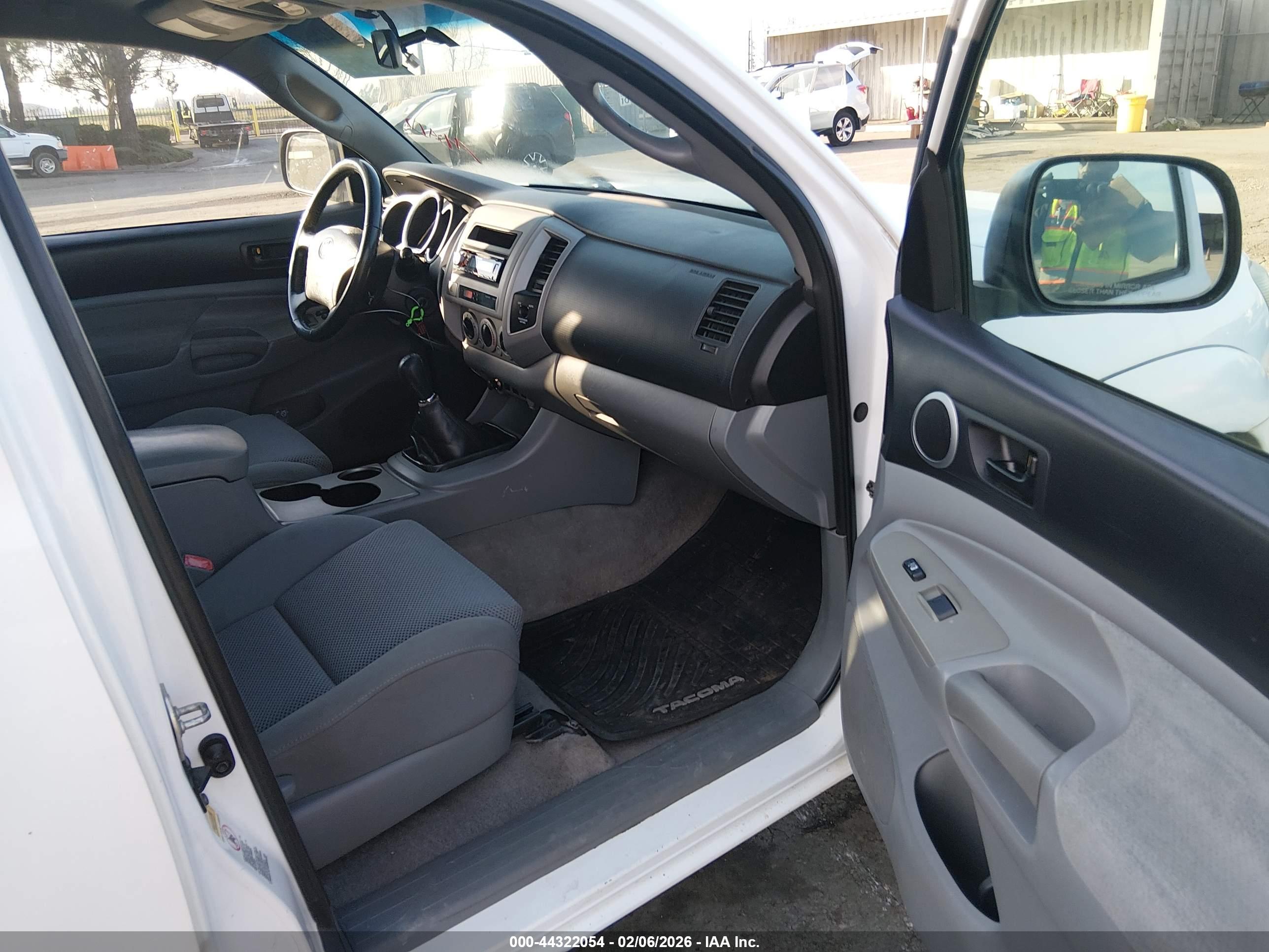 TOYOTA TACOMA image 5