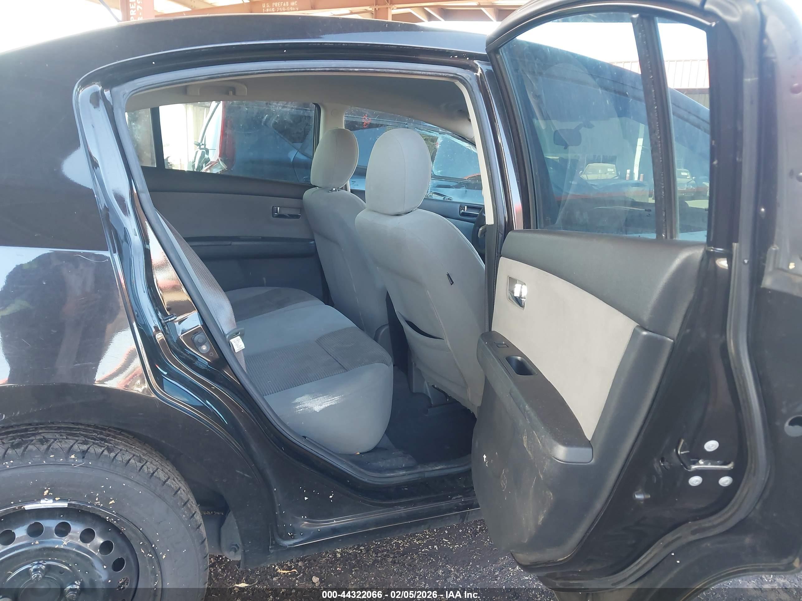 NISSAN SENTRA image 8